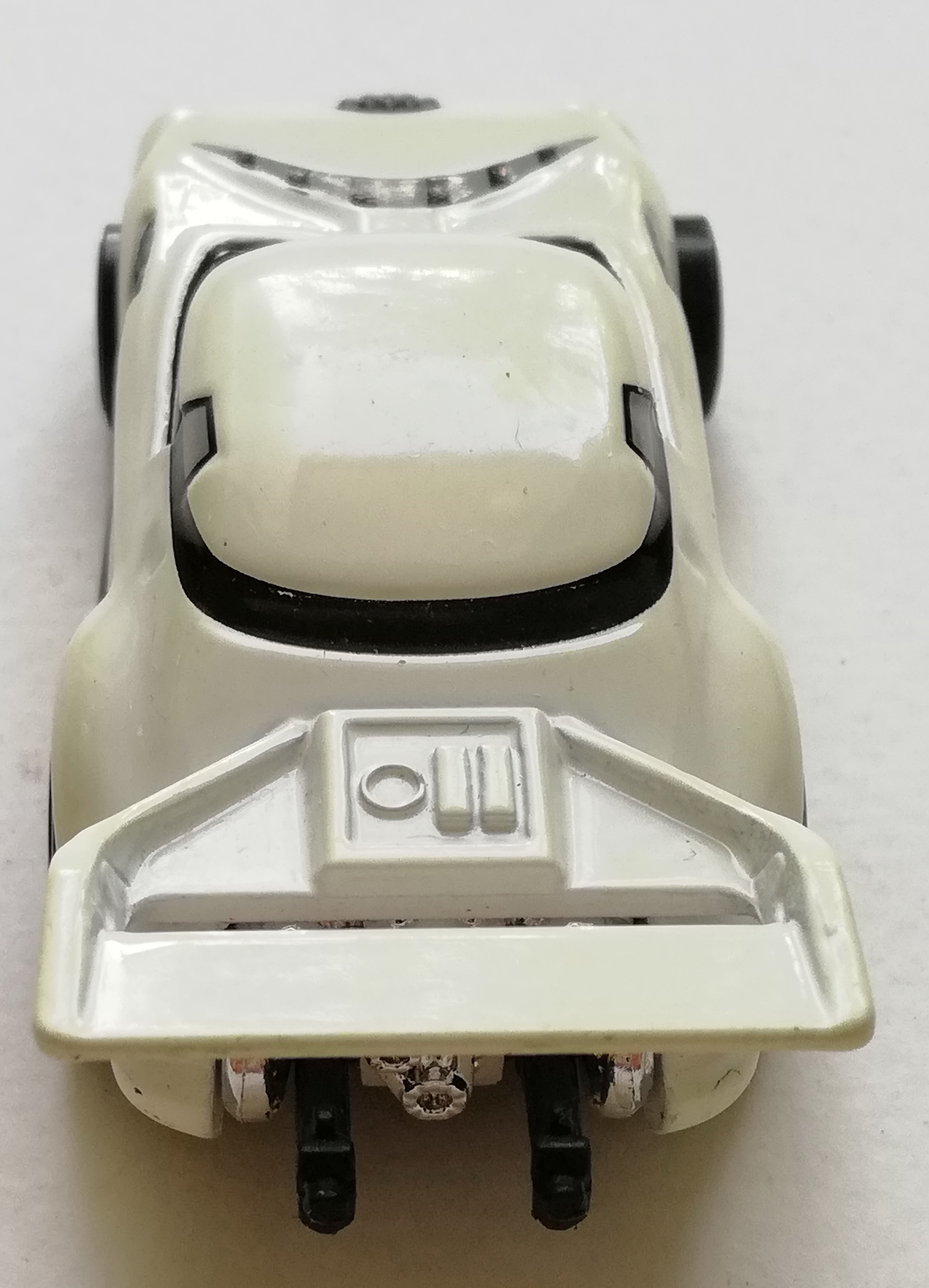 Die Cast,รถเหล็กสีขาว (ออกเหลือง)ลาย สตรอม ทรูปเปอร์ Storm Troopper จาก Star Wars ,CGW43, 2014 Mattel,Hot Wheels **ไม่มีแพ็ค