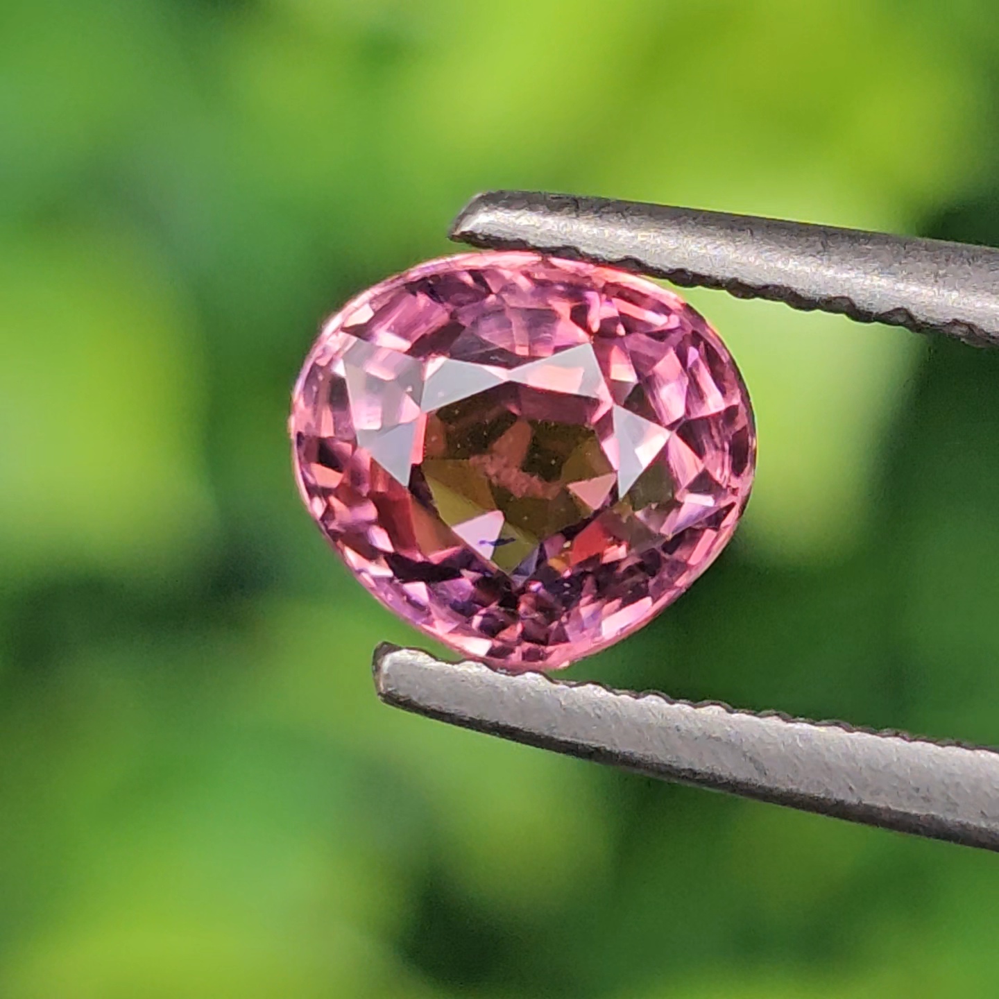 พลอย ชมพู ทัวร์มารีน (Pink Tourmaline) 1.34 กะรัต (Cts.) อัญมณีมงคลประจําวันเกิด เครื่องประดับพลอย