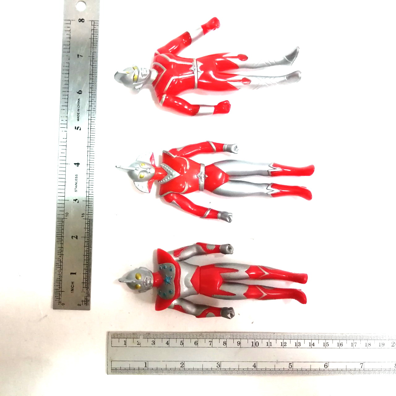 ซอฟ 5 นิ้ว ขนาดตามรูป อุลตร้าแมนUSA อุลตร้าแมนสก๊อต, อุลตร้าแมนชัค และ อุลตร้าวูเมน เบธ ครบทีม3ตัว สภาพดี มีรอยบ้าง ขายรวมสามตัวไม่แยก