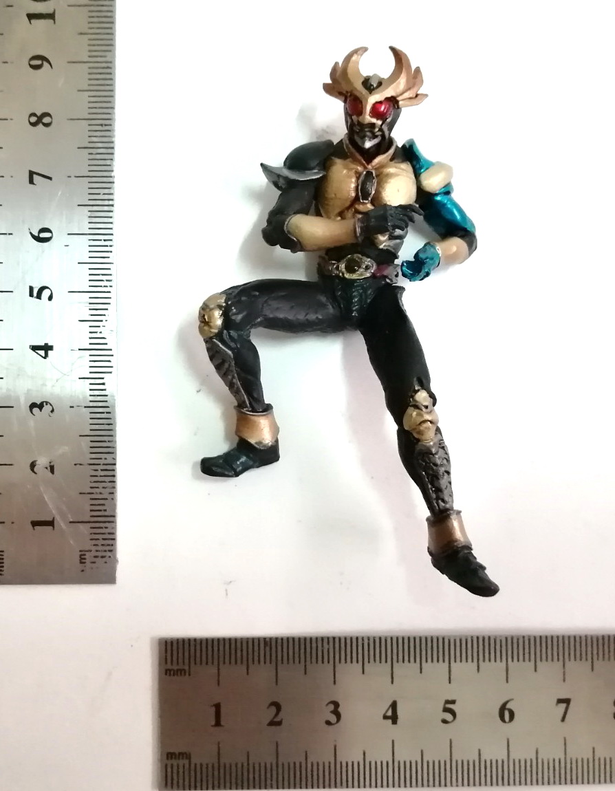 ของเล่น ของสะสม SIC shogon rider agito เอสไอซี โชกอน ไรเดอร์อากิโตะ ตัวนี้ขาดฐานและอาวุธ แต่สภาพดี สูง 10 ซม.