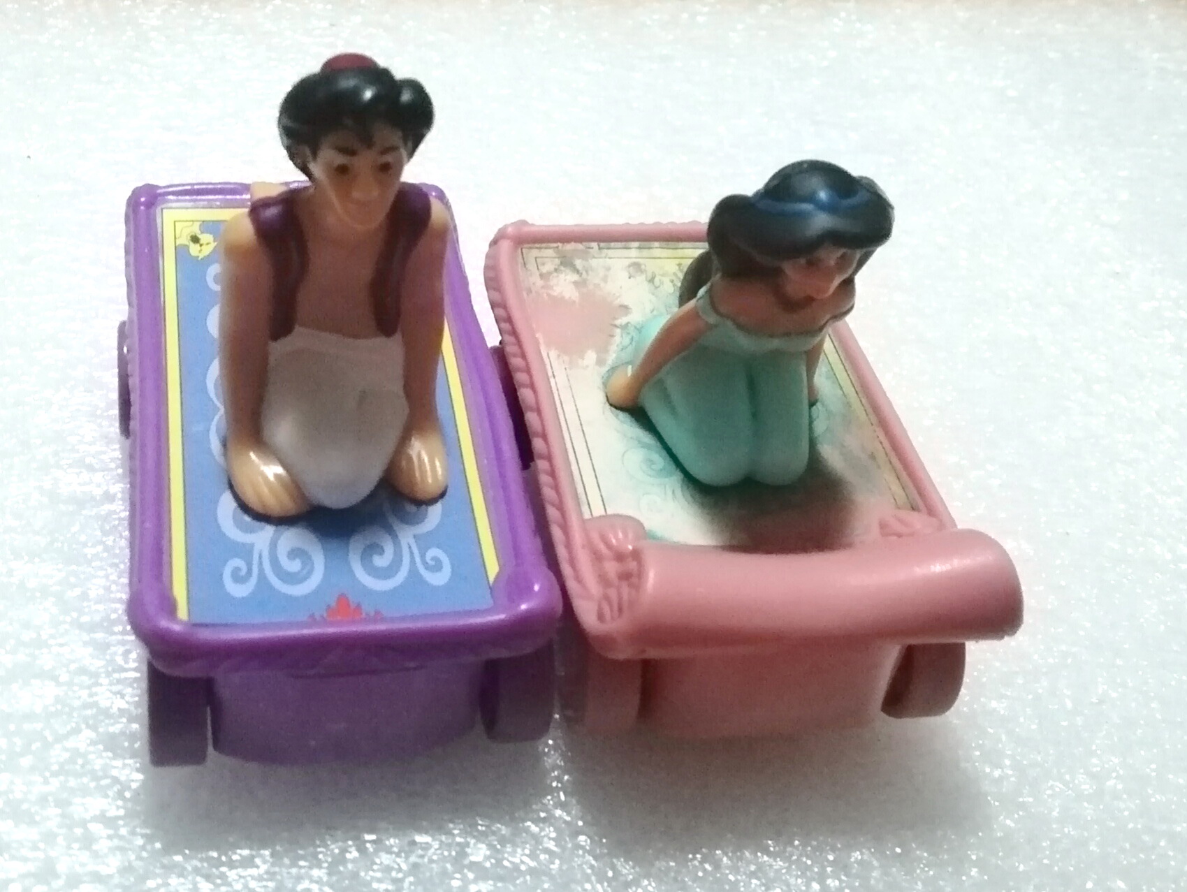 เซ็ทเจ้าหญฺงดิสนีย์ Disney princess "อาละดิน Alladin - เจ้าชายและเจ้าหญิงจัสมิน" เหาะบนพรมเป็นรถ ของสะสมจากแมคโดนัลด์ **มีตำหนิ โปรดตรวจสอบทุกภาพ