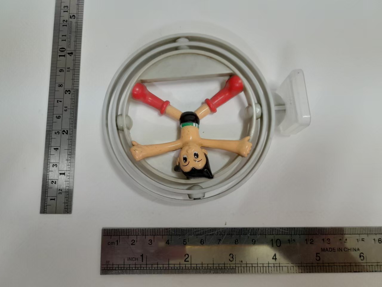 มีหลายภาพ,ฟิกเกอร์ เจ้าหนูปรมาณู อะตอม ฐานโม ตั้งได้ เล่นได้ปกติ มือสอง