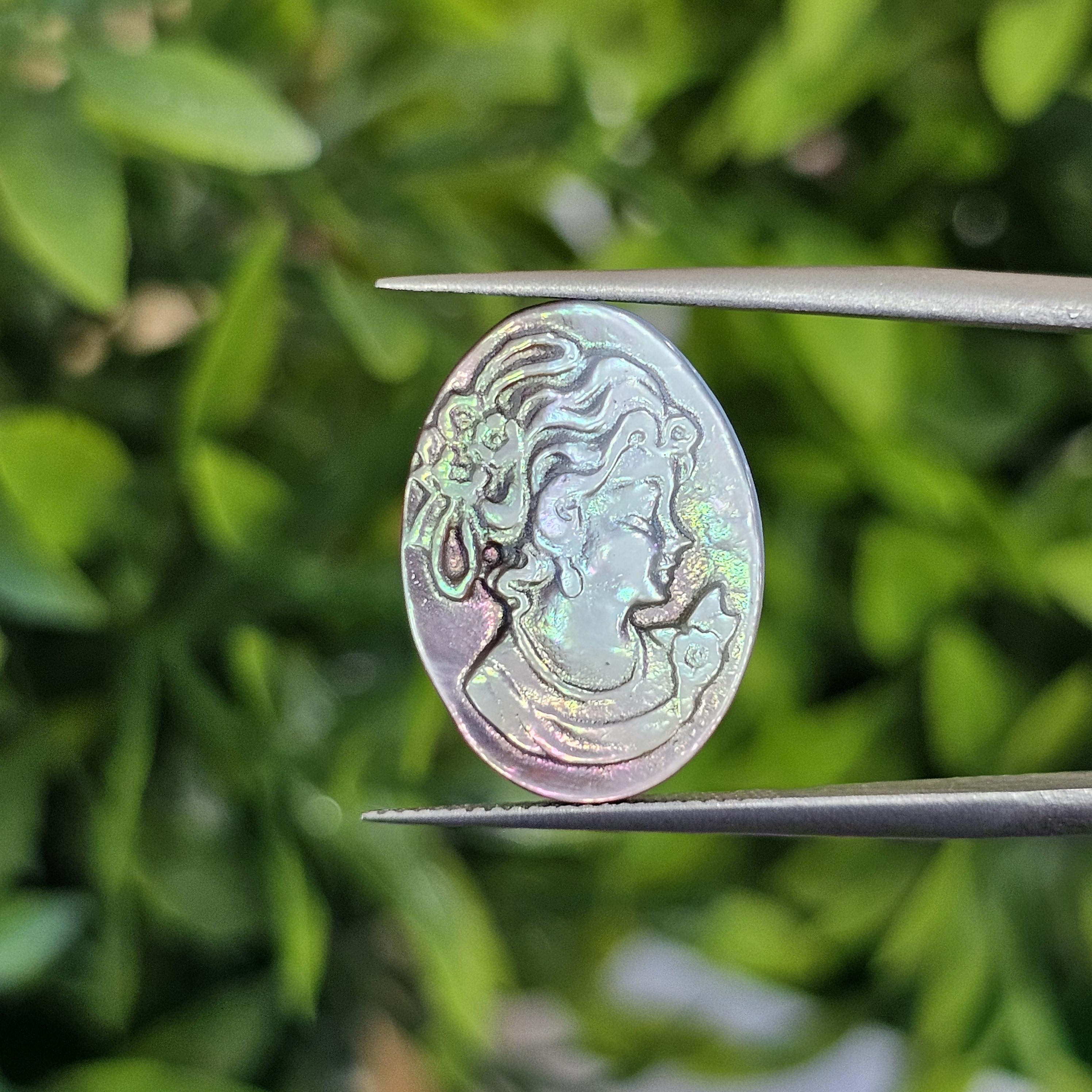 เปลือกหอยมุก แกะสลัก Pearl Shell Carved 3.11 กะรัต (Cts.)