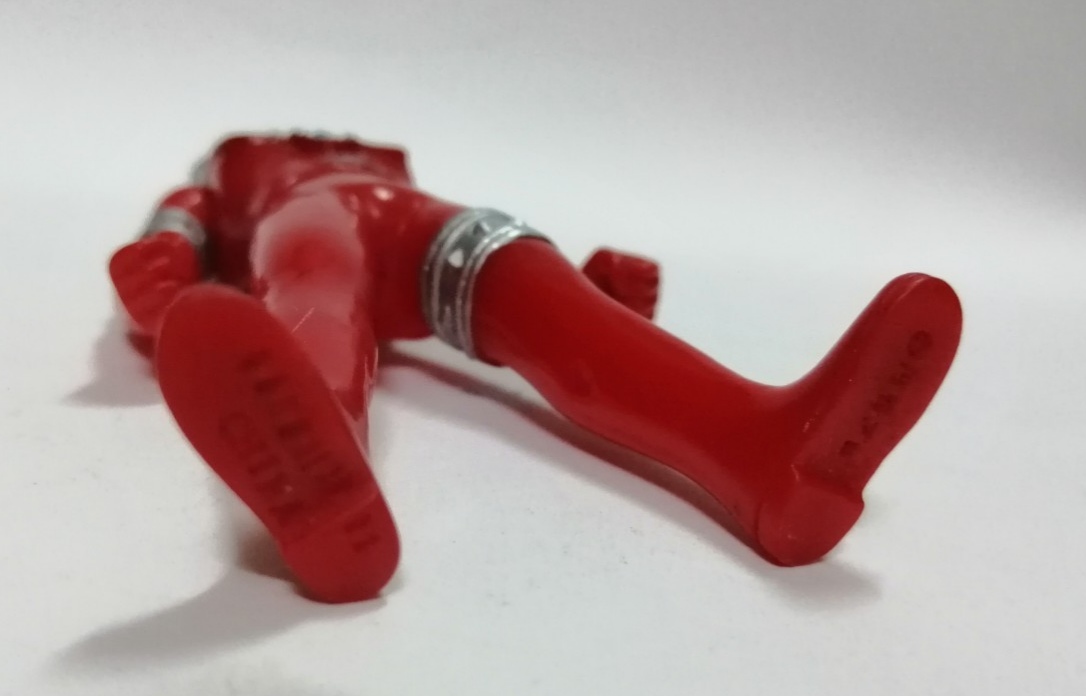 อุลตร้าแอสตร้า 5 นิ้ว แอสตร้า เป็นน้อง อุลตร้าแมนเรโอ ที่ออกเป็นของเล่นน้อยมา ตัวนี้ขนาด5นิ้ว เป็นอีกตัวที่สัดส่วนลงตัวมาก มีครบทั้งโซ่ที่ขา และปลอกแขน อาร์มริง สภาพเก่าเก็บสะสม