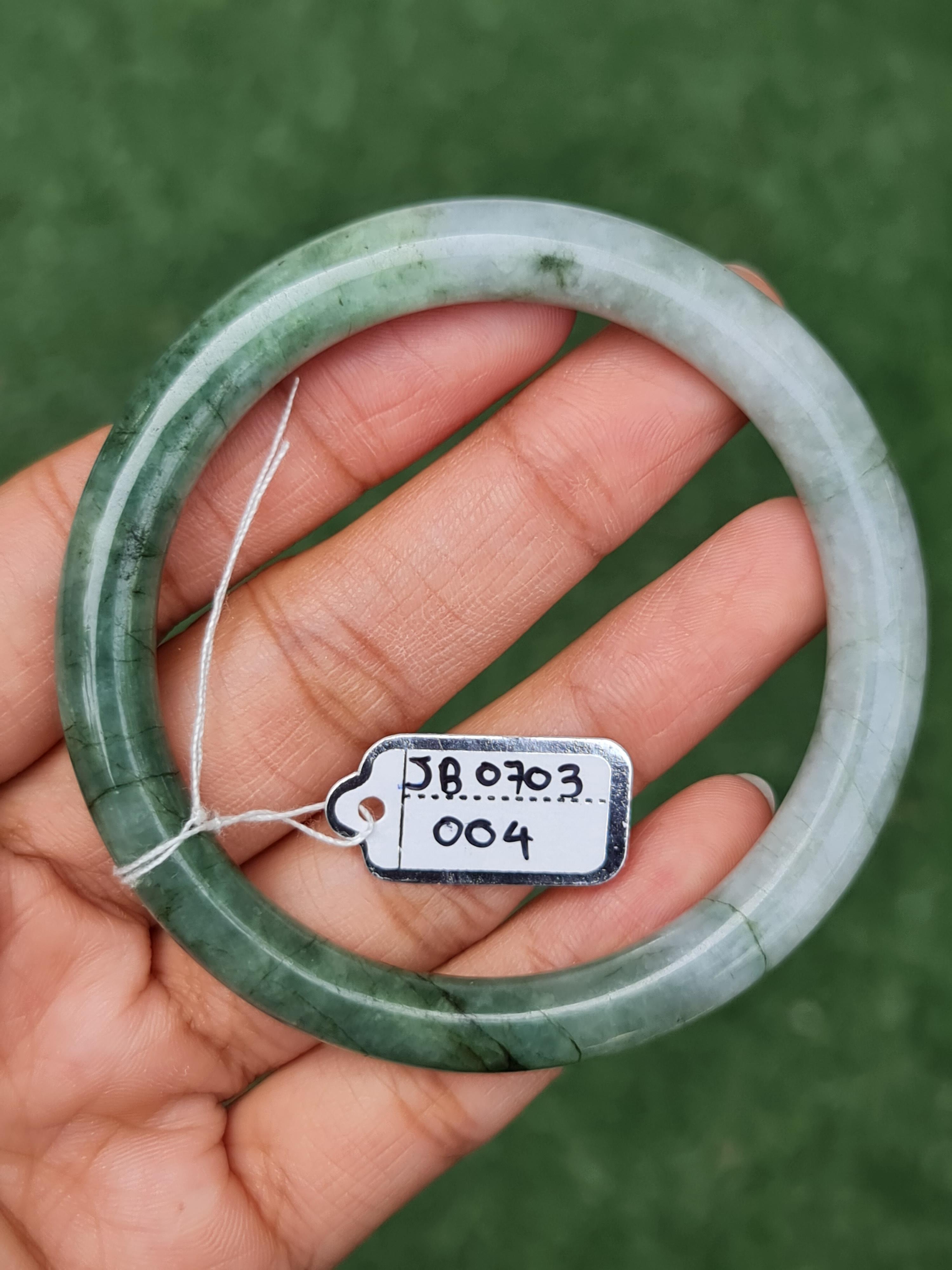 JB0703-004 หยก พม่า แท้ Jade กำไลหยก (Jadeite bracelet) พม่า (Myanmar) 56.5 มม.