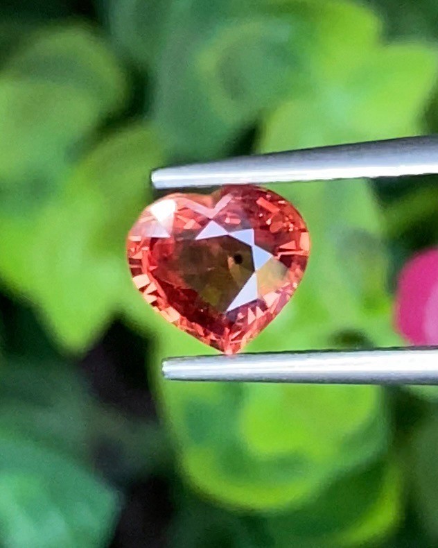 พลอย ออเรนจ์ แซฟไฟร์ Orange Sapphire สีส้ม 1.20 กะรัต (Cts.) พลอยแท้ อัญมณีมงคลประจําวันเกิด เครื่องประดับพลอย