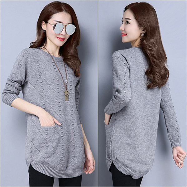 เสื้อไหมพรมแขนยาวถักลาย แต่งกระเป๋าคู่ (12056B)