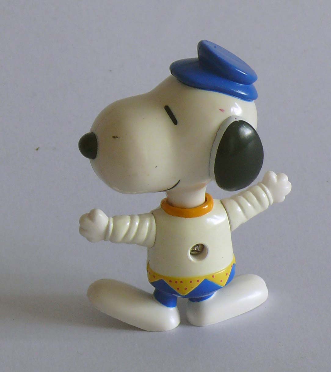 ของสะสมงานเก่าจากแมคโดนัลด์ สนูปปี้ซีรี่ย์ ใส่ชุดประจำชาติต่างๅ