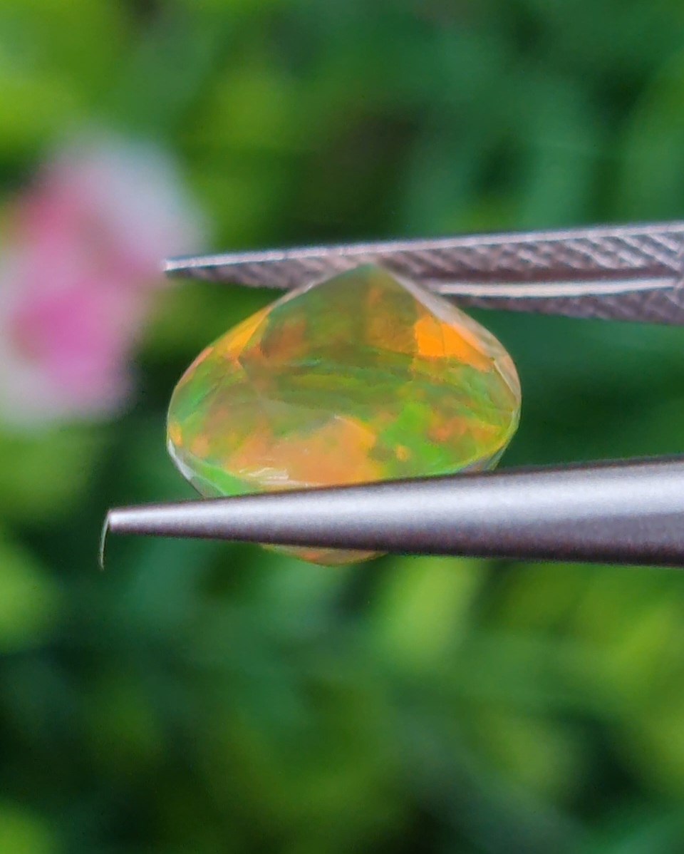 พลอย ฮันนี่ โอปอล Honey Opal 4.16 กะรัต (Cts.) พลอยแท้ อัญมณีมงคลประจําวันเกิด เครื่องประดับพลอย