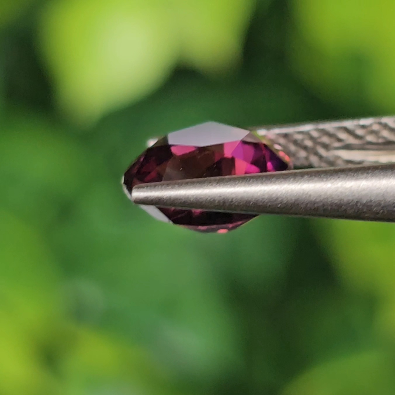 พลอย รูเบลไลต์ ทัวร์มาลีน Rubelite Tourmaline 1.27 กะรัต (Cts.) พลอยแท้ อัญมณีมงคลประจําวันเกิด เครื่องประดับพลอย
