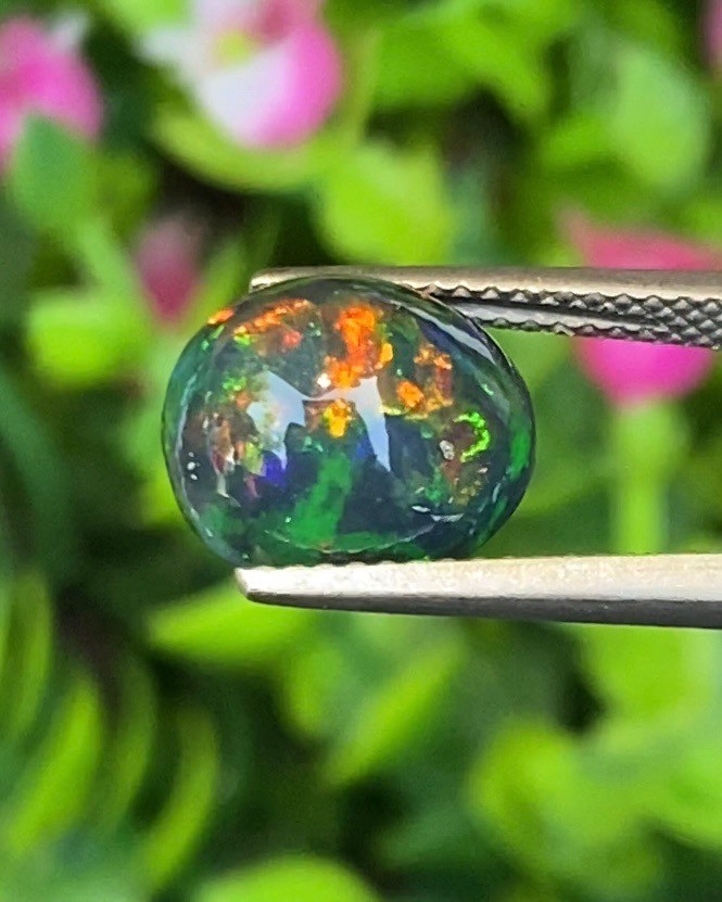 พลอย แบล็ก โอปอล Black Opal 3.31 กะรัต (Cts.) พลอยแท้ อัญมณีมงคลประจําวันเกิด เครื่องประดับพลอย