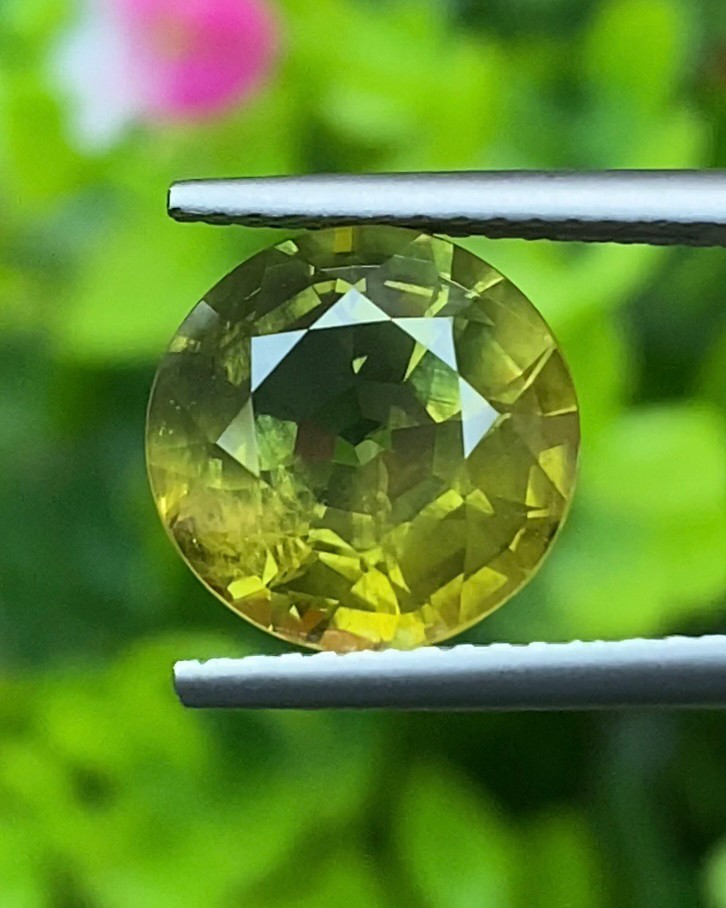 พลอย บุษราคัม Yellow Sapphire 4.61 กะรัต (Cts.) พลอยแท้ อัญมณีมงคลประจําวันเกิด เครื่องประดับพลอย