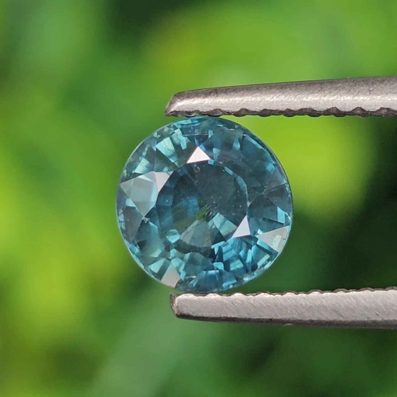 พลอย แซปไฟร์สีน้ำเงินอมเขียว Teal Sapphire 1.34 กะรัต (Cts.) พลอยแท้ อัญมณีมงคลประจําวันเกิด เครื่องประดับพลอย