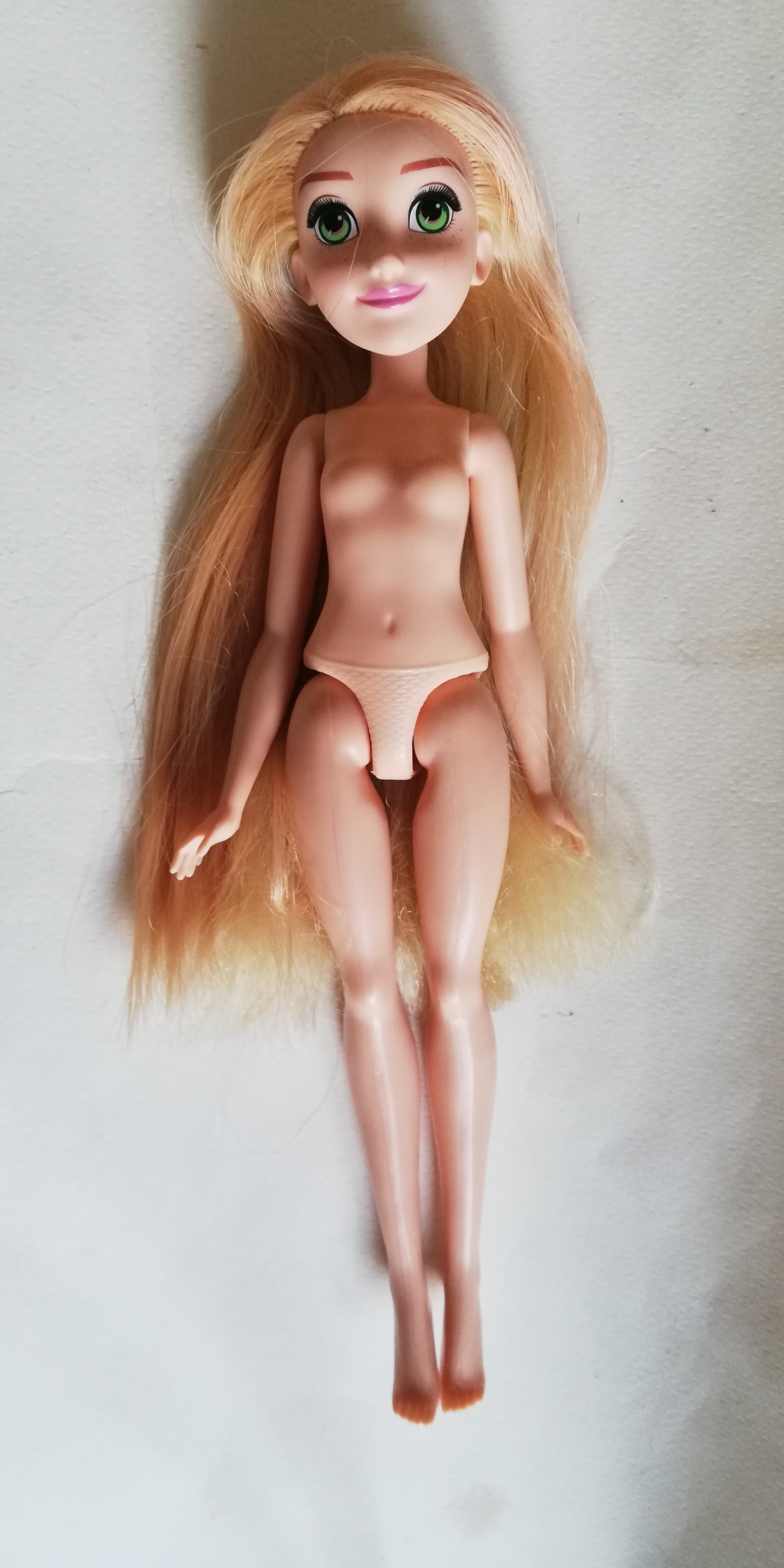 มีหลายภาพ, ตุ๊กตาราพันเซลHasbro **แถมชุด ผมบลอนด์ **ปลายมีช็อตบ้าง, Hasbro รุ่นขาแข็ง หัวเข่าพับงอไม่ได้