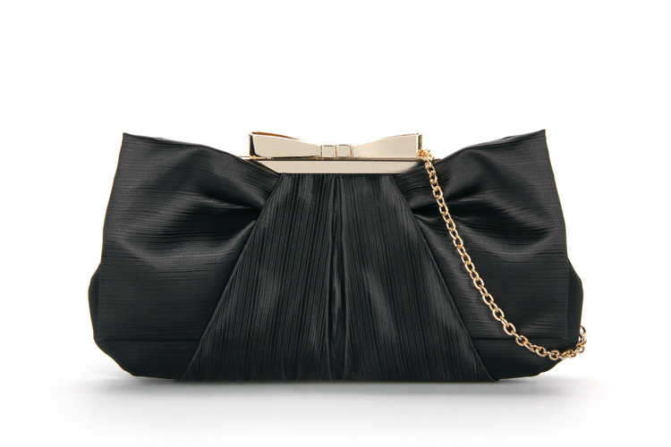 กระเป๋าออกงาน Evening Clutch กระเป๋าออกงาน ผ้าซาตินจับจีบ ปากกระเป๋ารมดำลายดอกไม้ มาพร้อมสายโซ่สั้น งานส่งออกญี่ปุ่น