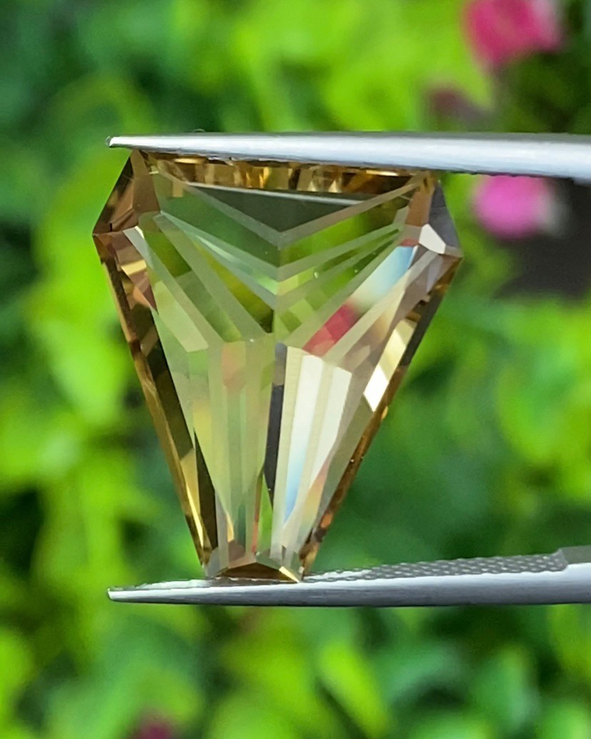 พลอย ซิทริน Citrine 10.96 กะรัต (Cts.) พลอยแท้ อัญมณีมงคลประจําวันเกิด เครื่องประดับพลอย