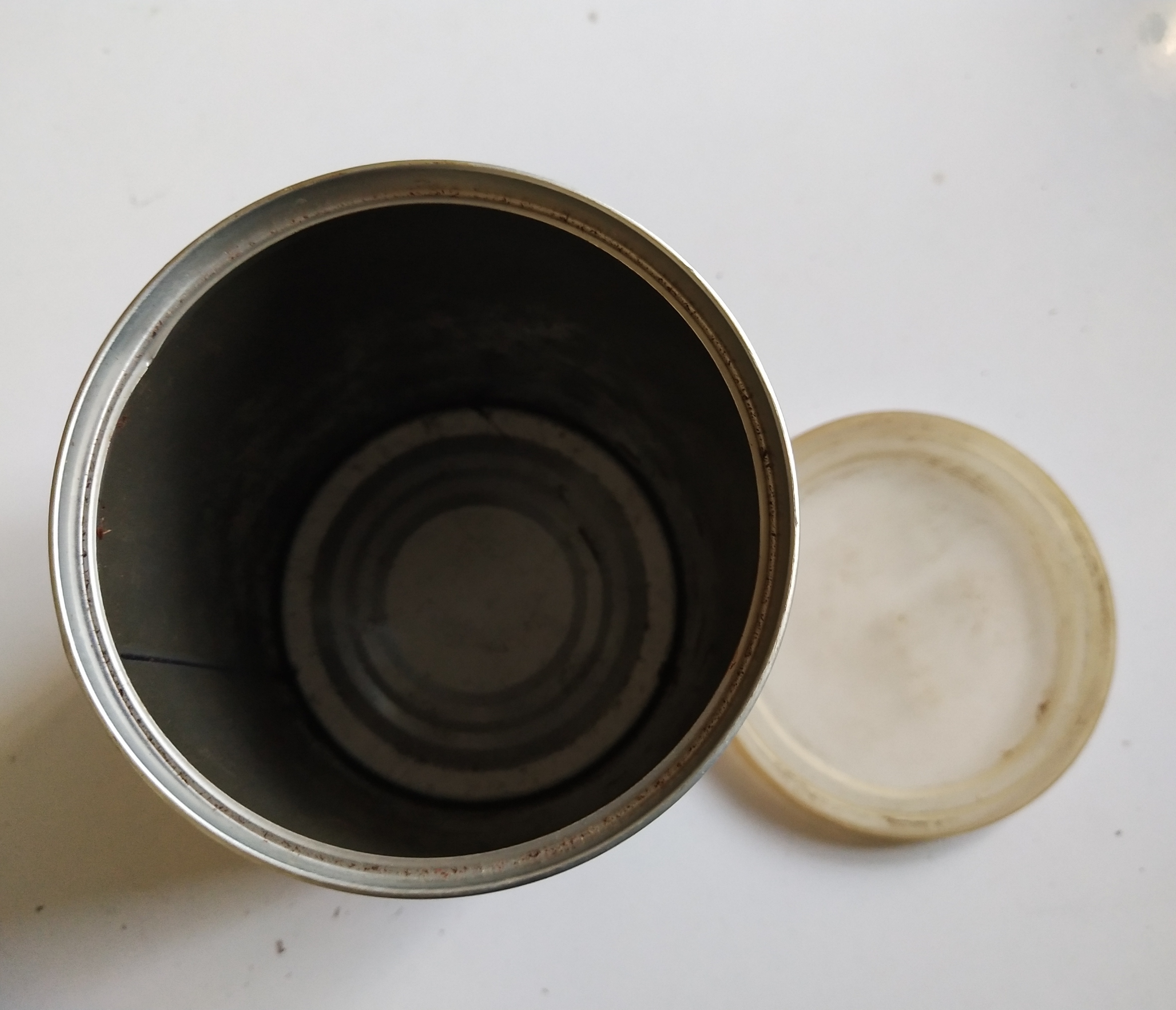 ของสะสม กระป๋องสังกะสี ลูกอมFOXS รสผลไม้ ของเก่าเก็บ ขายตามสภาพ ***มีฝา