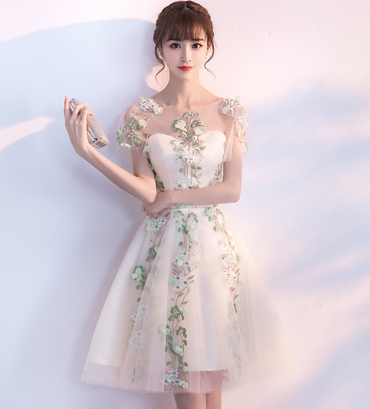 Pre-order ชุดราตรีสั้น เกาะอกพร้อมผ้าคลุมไหล่ ปักดิ้นรูปดอกไม้ทั้งชุด สวยหรู (ซิปหลัง)