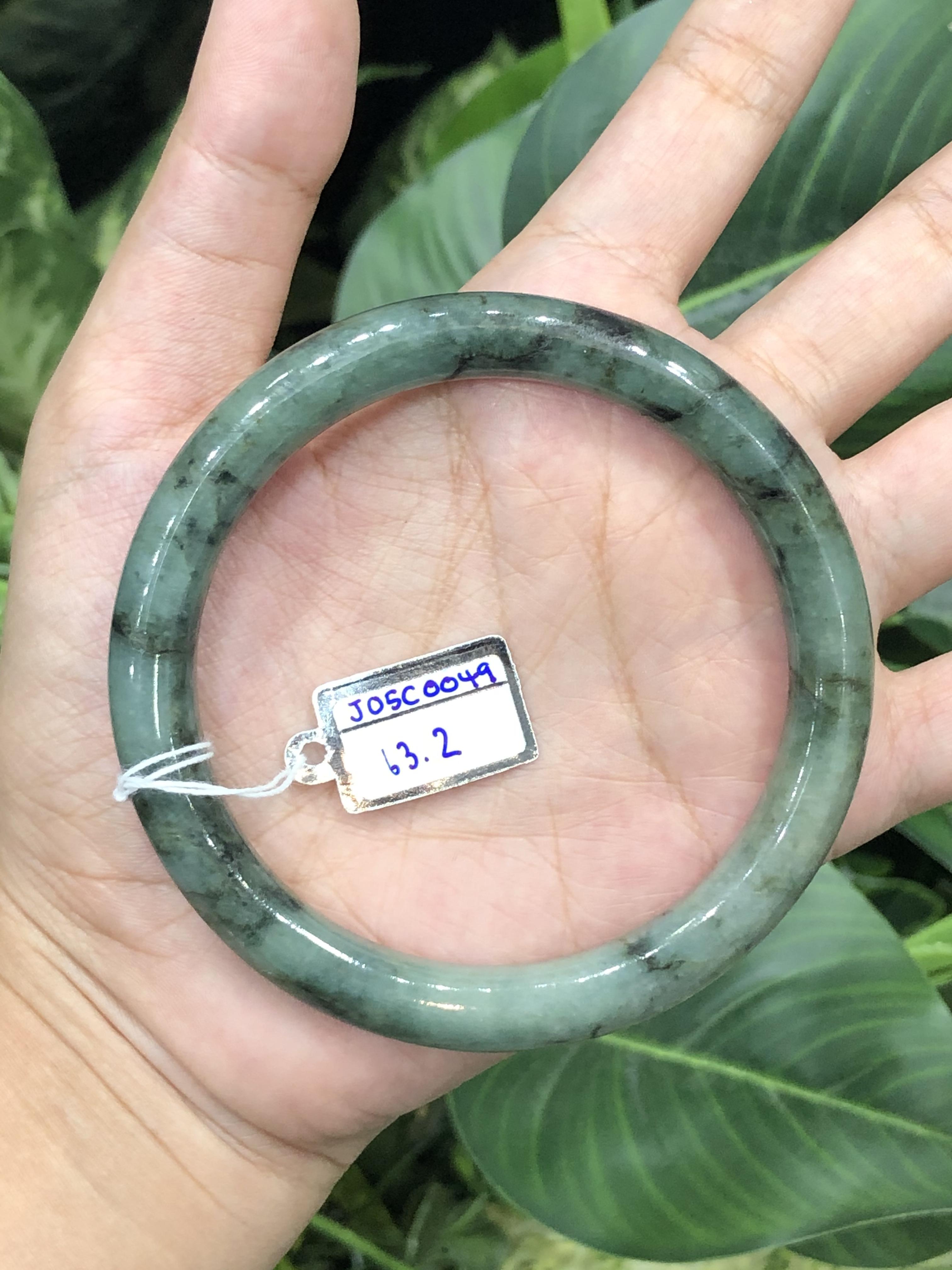 J05C0049 หยก พม่า แท้ Jade กำไลหยก 63.2 มม (Jade bracelet) พม่า (Myanmar)