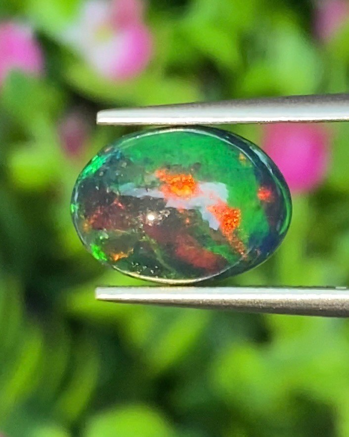 พลอย แบล็ก โอปอล Black Opal 2.53 กะรัต (Cts.) พลอยแท้ อัญมณีมงคลประจําวันเกิด เครื่องประดับพลอย