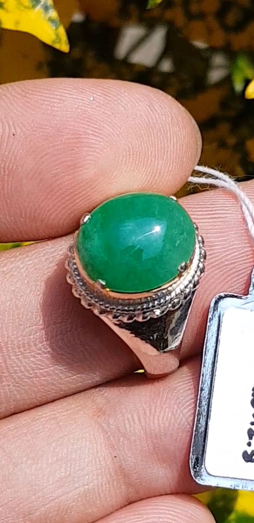 หยก พม่า แท้ Jade แหวนหยก 翡翠戒指 (Jadeite ring) 3.12 กะรัต (Cts.) ดิบ ไม่ผ่านการปรับปรุง (Type A) พม่า (Myanmar)
