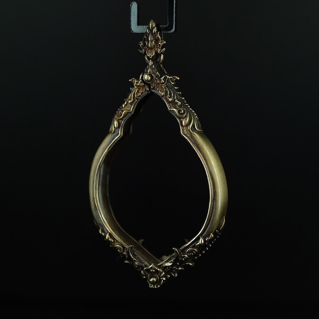 (แบบที่9.2) กรอบเนื้อบรอนซ์นอกชุบซาติน สำหรับองค์พระขนาด ความสูง 4.2 เซนติเมตร ความกว้าง 3 เซนติเมตร