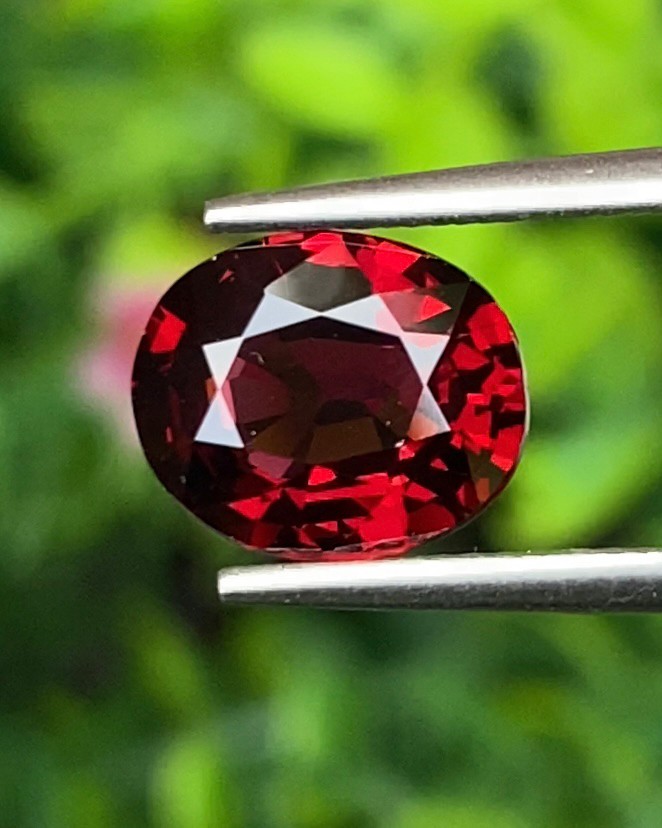 พลอย โรโดไลต์ กาเน็ท Rhodolite Garnet 2.68 กะรัต Cts.พลอยแท้ อัญมณีมงคลประจําวันเกิด เครื่องประดับพลอย