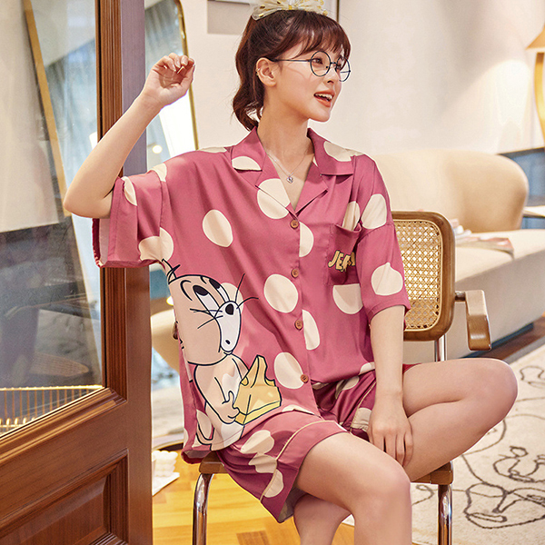 🚩พร้อมส่ง🚩ชุดนอน Silk Satin แขนสั้นขาสั้น ลายจุดน่ารัก ผ้าซาตินเกรดพรีเมี่ยม นุ่มลื่นละมุนผิว (CT116-6)