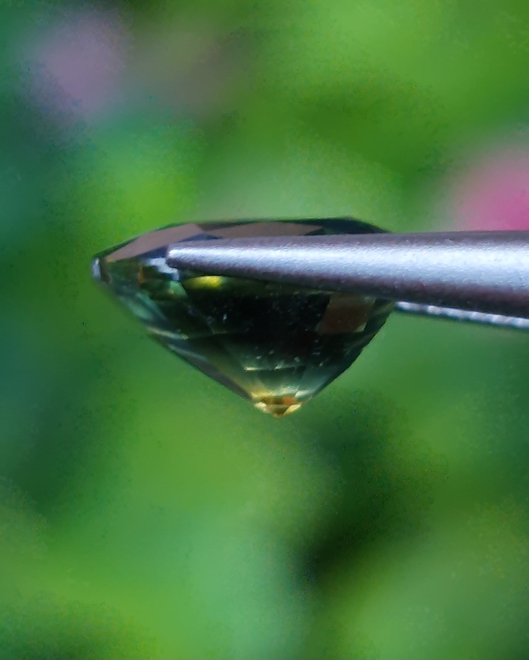 พลอย แซฟไฟร์ 2 สี Bi Color Sapphire 2.09 กะรัต (Cts.) พลอยแท้ อัญมณีมงคลประจําวันเกิด เครื่องประดับพลอย