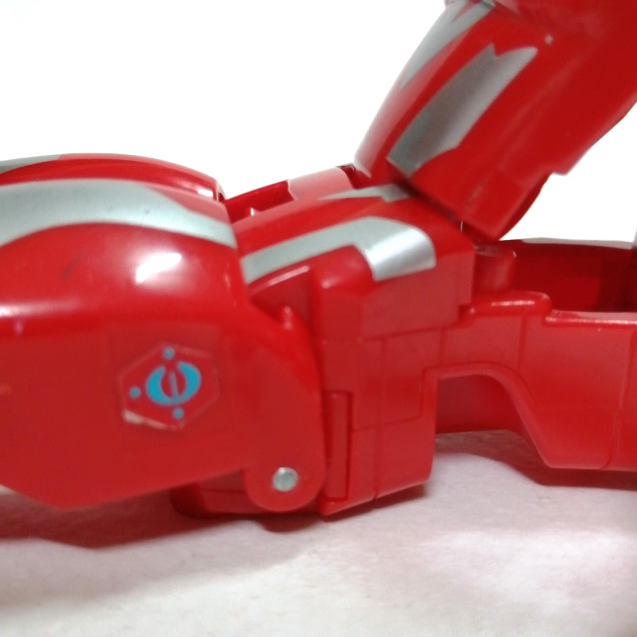 อุลตร้าแมนไข่ อุลตร้าแมนกิงกะ 5 - 5.5 นิ้ว ขนาดตามรูป พับได้ปกติ สภาพดี มีรอยบ้าง มีสติ๊กเกอร์ ข้างเอว