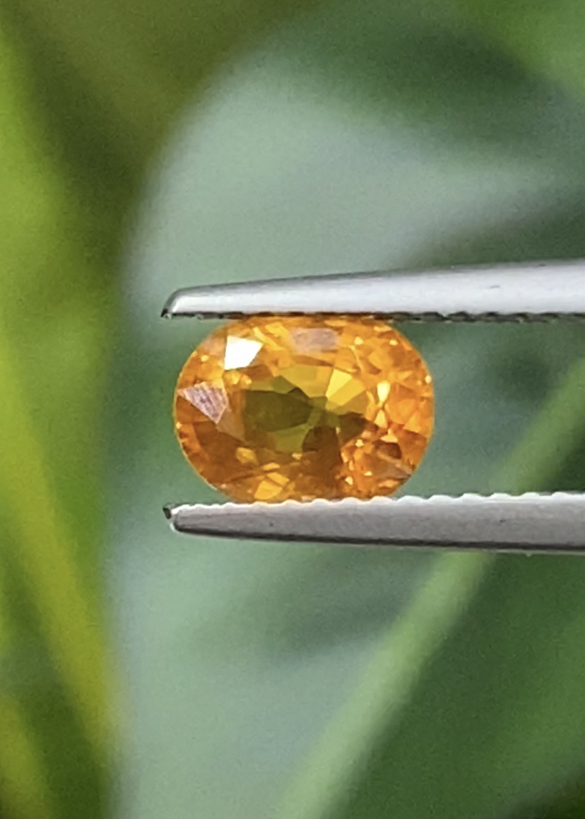 พลอย บุษราคัม yellow sapphire 1.58 กะรัต (Cts.) พลอยแท้ อัญมณีมงคลประจําวันเกิด เครื่องประดับพลอย