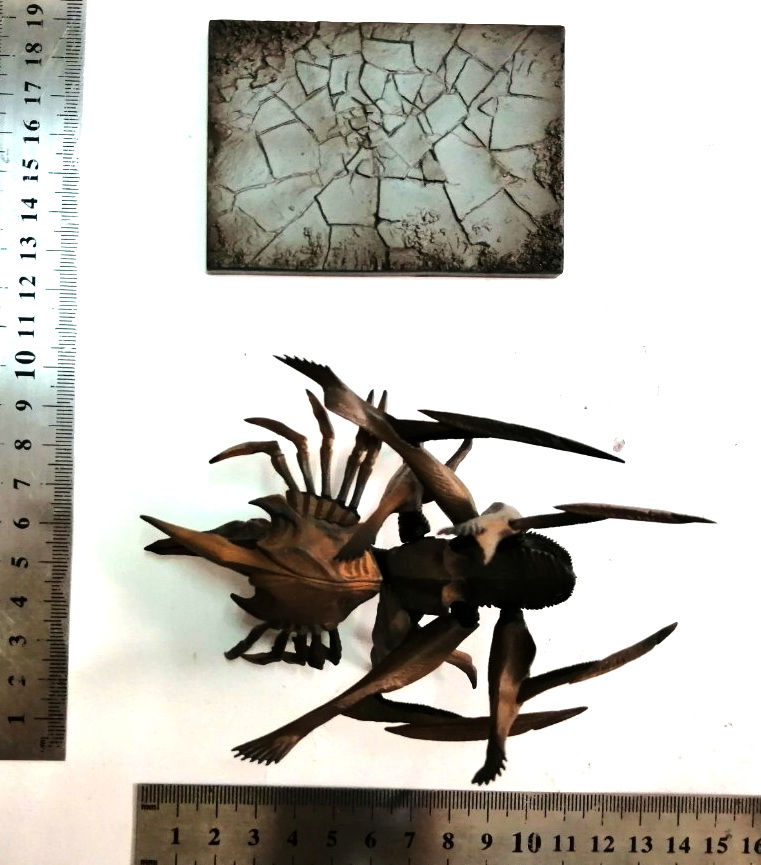 ชุดเรียลฟิคเกอร์ กาเมร่า จากภาพยนตร์ GAMERA 2 ตัวนี้เป็นสัตว์ประหลาด ชิ้นงานพลาสติกตัน ชิ้มงามคม รายละเอียดมาก แยกหลายชิ้นเพราะรายละเอียดสูง ขนาด 13 ซม. มีฐานพร้อม สภาพเก่าสะสม หายากมาก