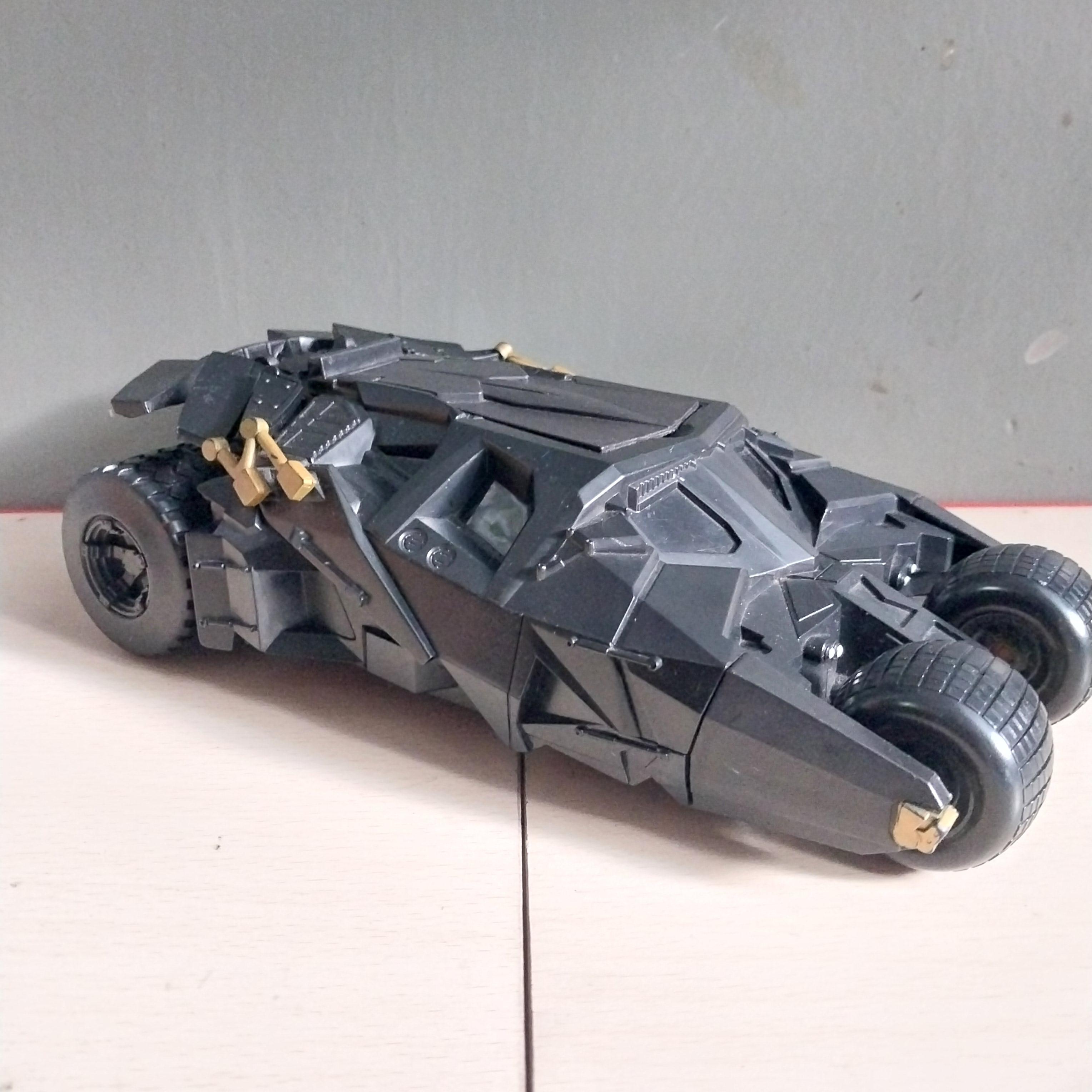 มีหลายภาพ #รถแบทแมน #Batmobile Tumbler จากภาพยนตร์เรื่อง The Dark Knight Rises ซึ่งผลิตโดย Mattel ในปี 2008