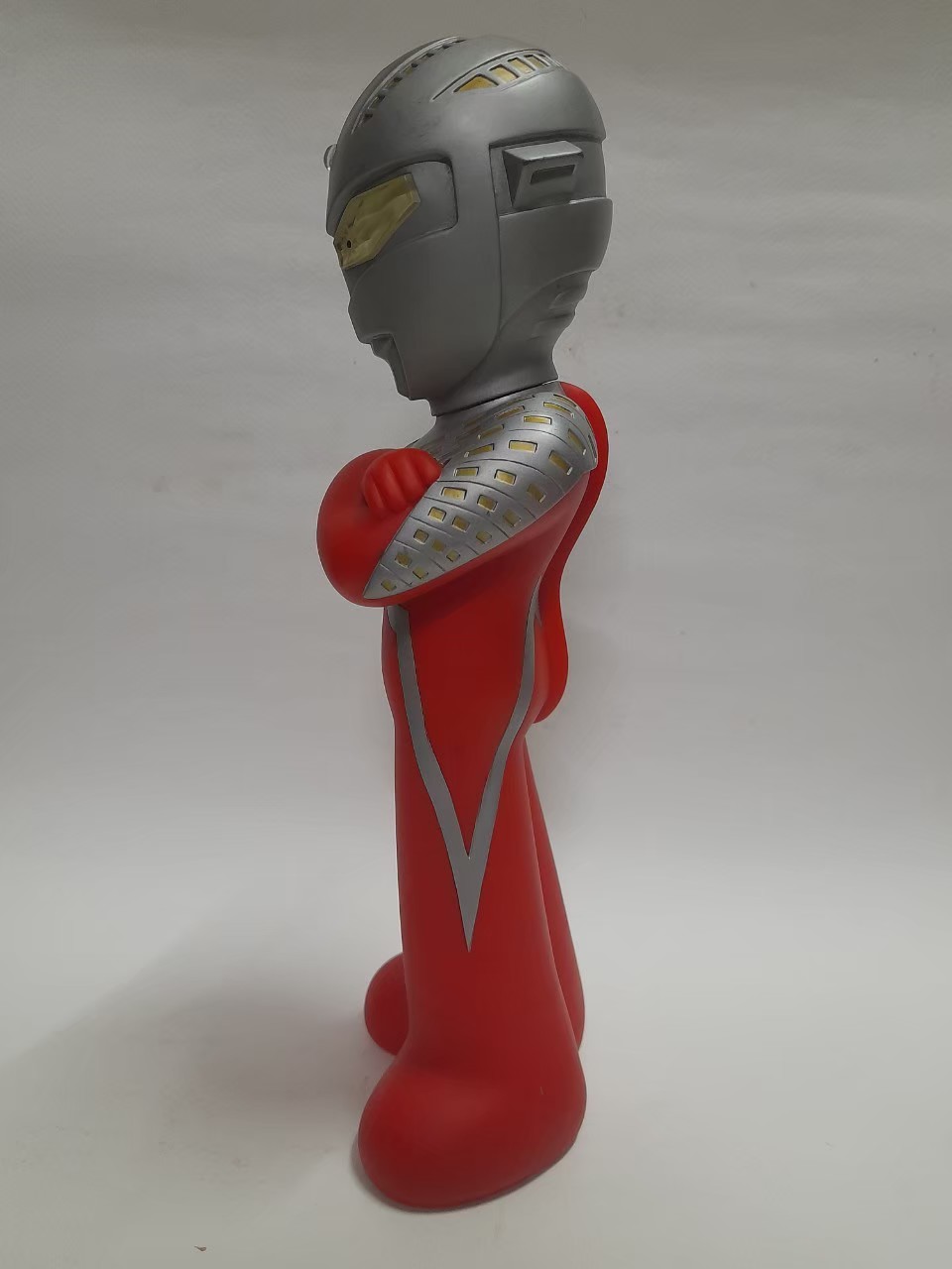 ฟิกเกอร์ อุลตร้าเซเว่น พรีเมี่ยมปั๊มน้ำมันEsso มีฝาปิด มีตัวปั๊ม งานแท้ ***ขาดไอสลักเกอร์ ขนาดตามรูป มือสองสภาพดี