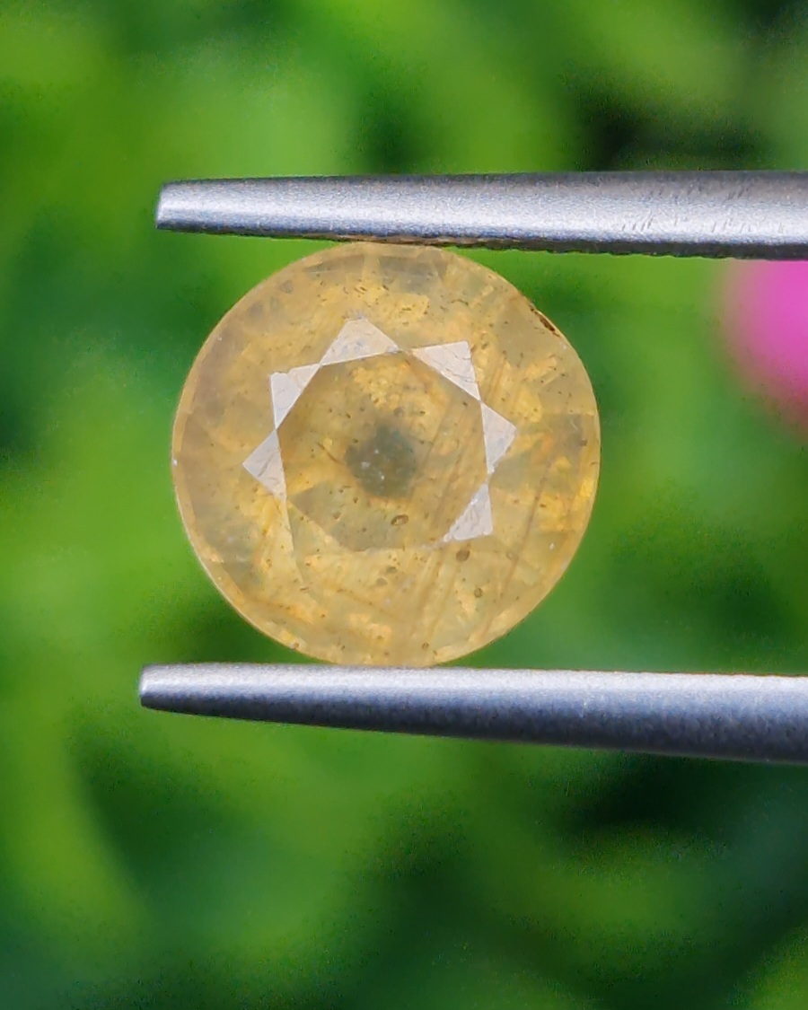 พลอย บุษราคัม Yellow Sapphire 2.90 กะรัต (Cts.) พลอยแท้ อัญมณีมงคลประจําวันเกิด เครื่องประดับพลอย