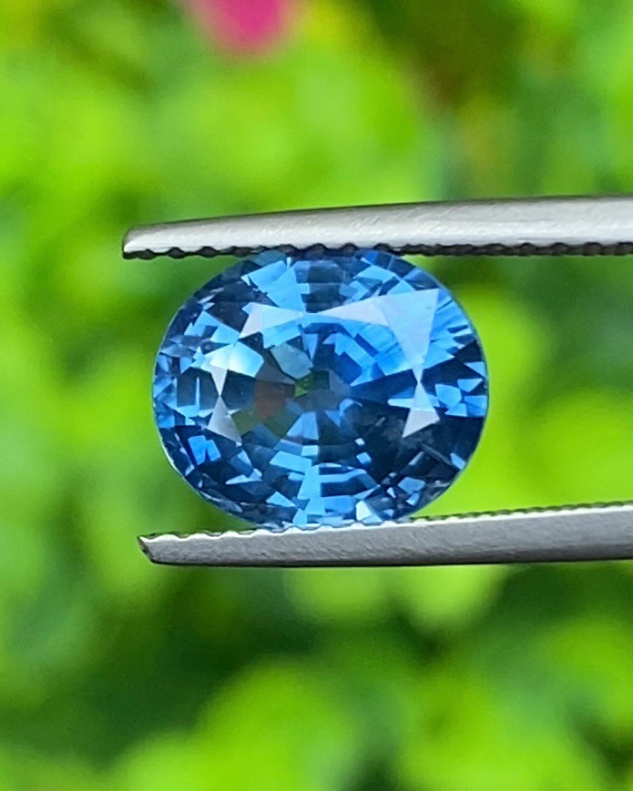 พลอย ไพลิน blue sapphire 2.99 กะรัต (Cts.) พร้อมใบเซอร์ พลอยแท้ อัญมณีมงคลประจําวันเกิด เครื่องประดับพลอย