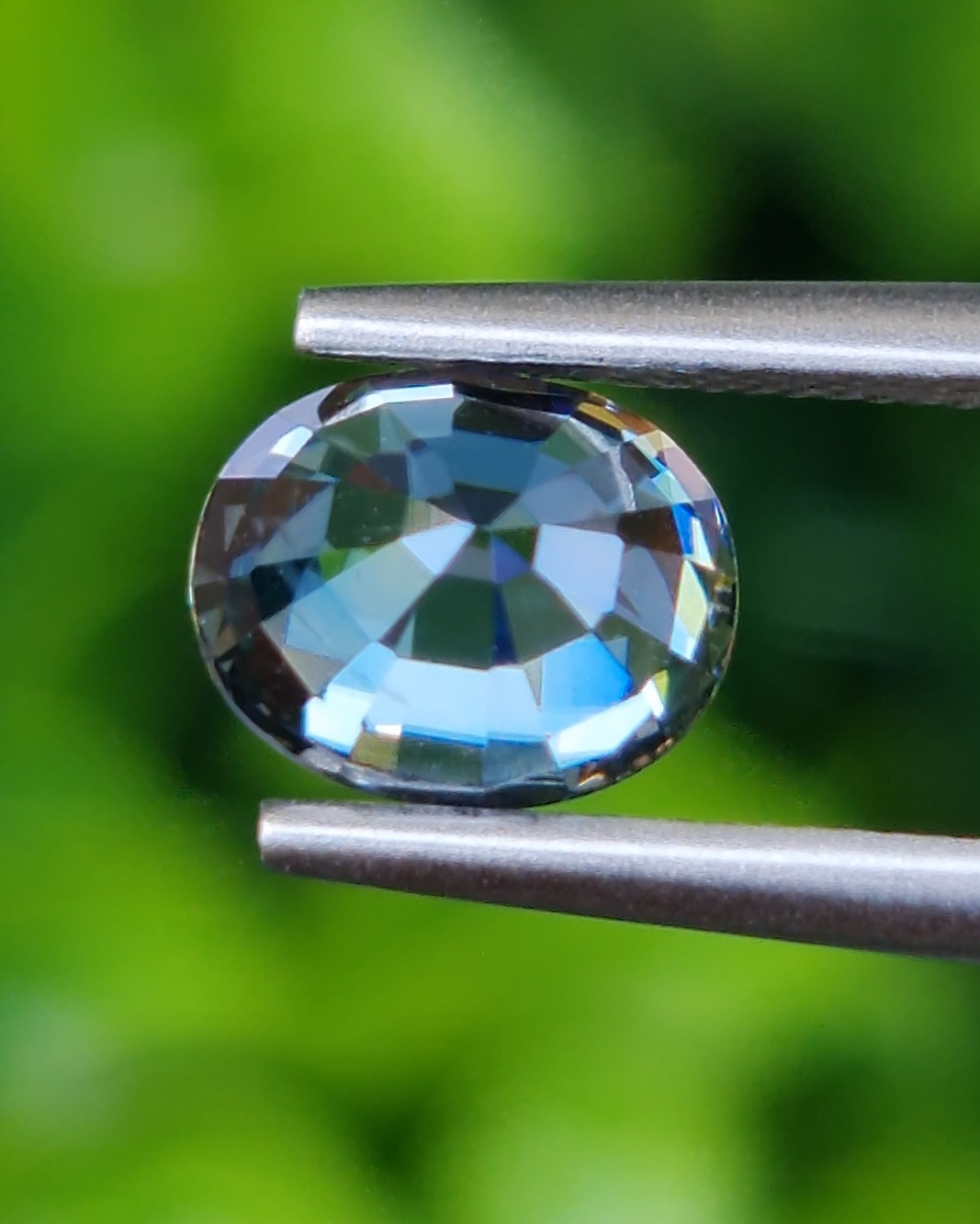 พลอย เพทาย (Zircon) 2.01 กะรัต (Cts.) พลอยแท้ อัญมณีมงคลประจําวันเกิด เครื่องประดับพลอย