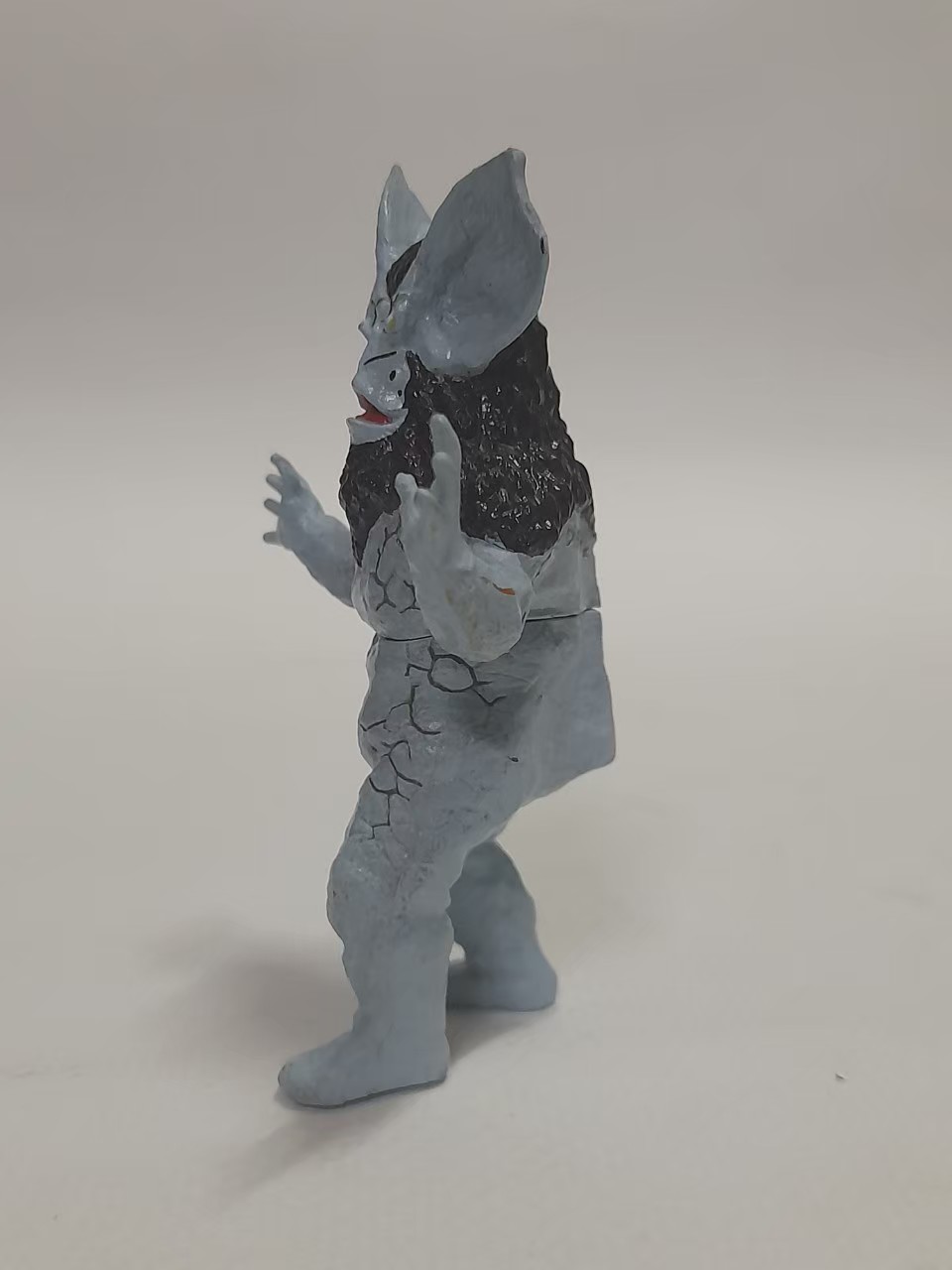 มีหลายภาพ ,กาชาปอง สัตว์ประหลาด อิคารุส จากอุลตร้าเซเว่น ยางตัน ขนาดตามรูป มือสองสภาพดีมีรอยบ้าง