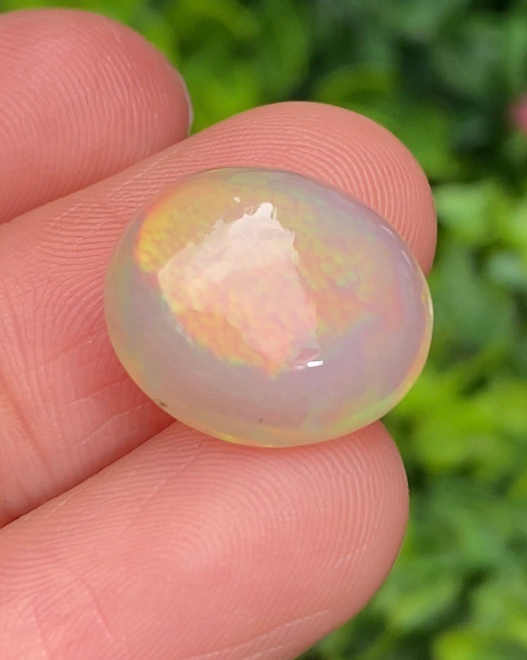 พลอย ไวท์ โอปอล White Opal 8.50 กะรัต (Cts.) พลอยแท้ อัญมณีมงคลประจําวันเกิด เครื่องประดับพลอย