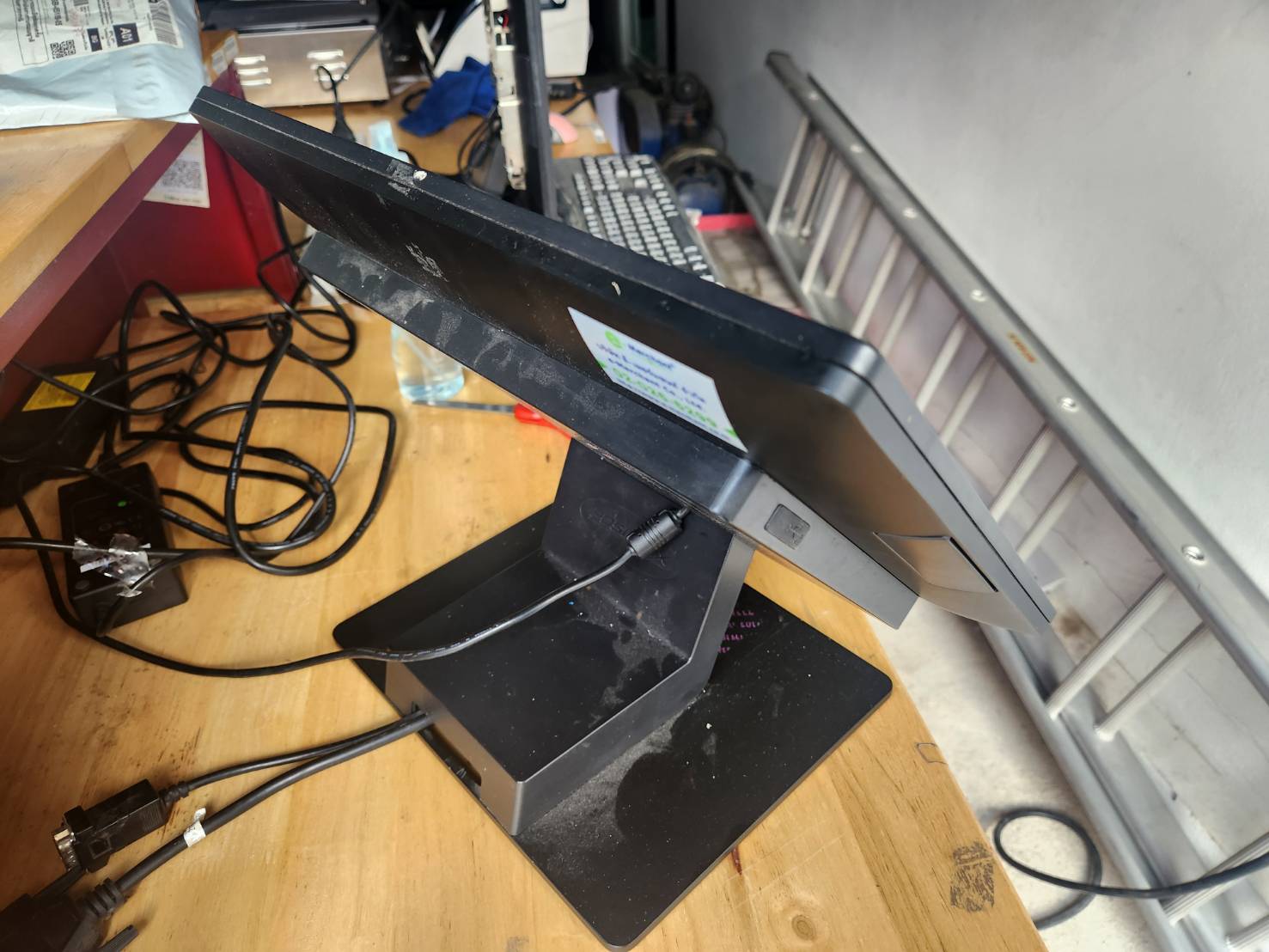 เครื่องโพส สเปคดี ทัสกีน เร็วมาก i3 gen7th Ram 8 GB SSD 512 GB คุ้ม มี 15 ตัว