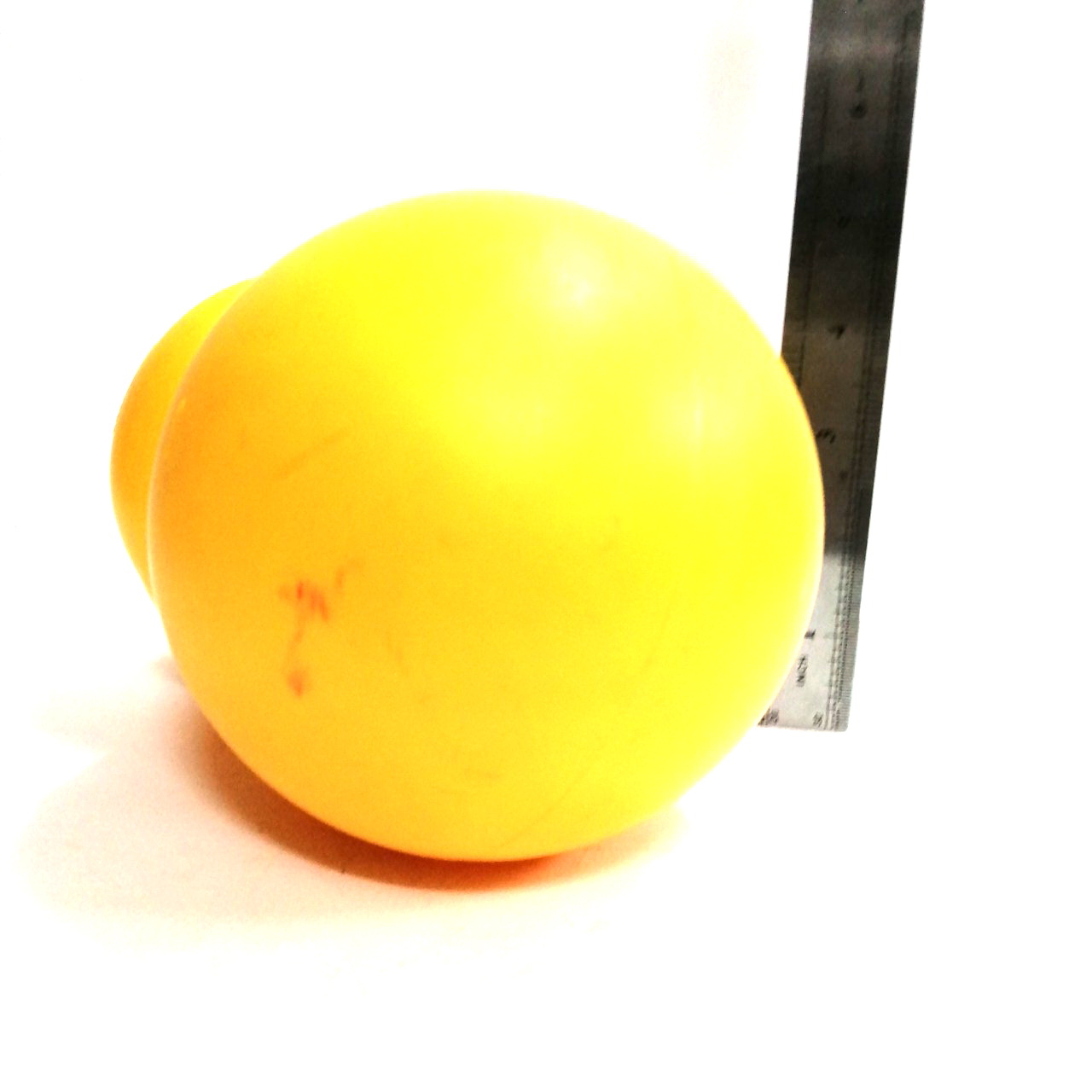 ตุ๊กตา **มีรอยเปื้อนตามภาพ พลาสติกโปร่ง เป็ดเหลือง แซลลี่ SALLY จาก LINE CHARACTER ถอดหัวออกได้ ข้างในเป็นขวด พรีเมี่ยมแถมพิเศษ จากอาหารเช้าซีเรียล CORNFLEX ขนาดตามรูป