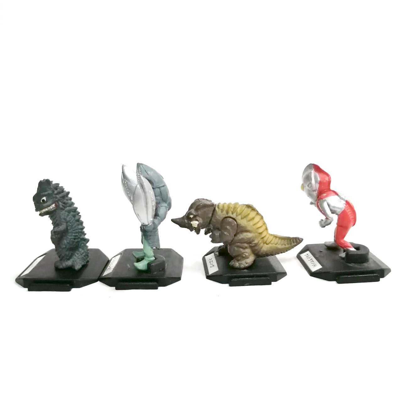 อุลตร้าแมนตัวยางตัน มีฐาน และขนาดตามรูป อุลตร้าแมน สัตว์ประหลาดเบมเลอร์, บัลตั้น, เนรองก้าขายรวมฐาน 4ตัว ไม่แยก