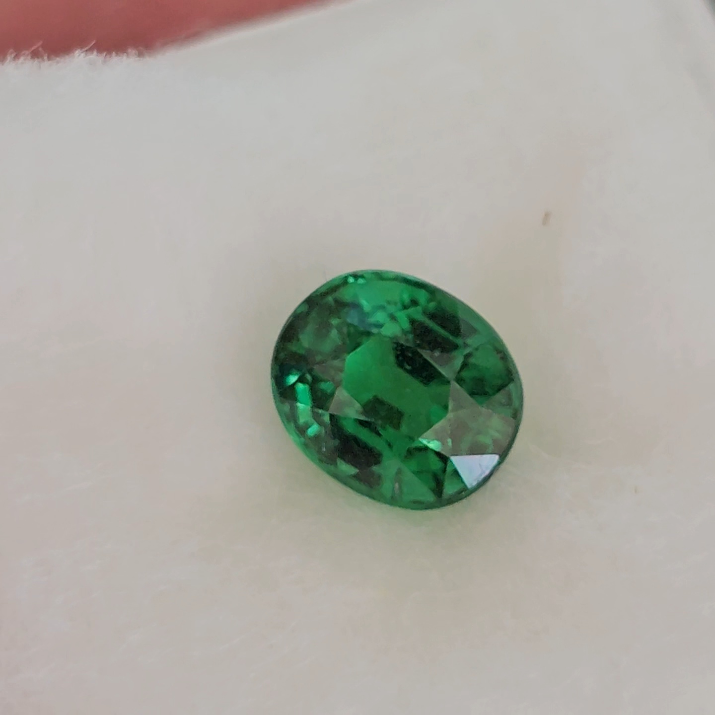 พลอย ซาโวไรท์ Tsavorite Garnet 1.26 กะรัต (Cts.) ดิบ Unheated พร้อมใบเซอร์ อัญมณีมงคลประจําวันเกิด เครื่องประดับพลอย