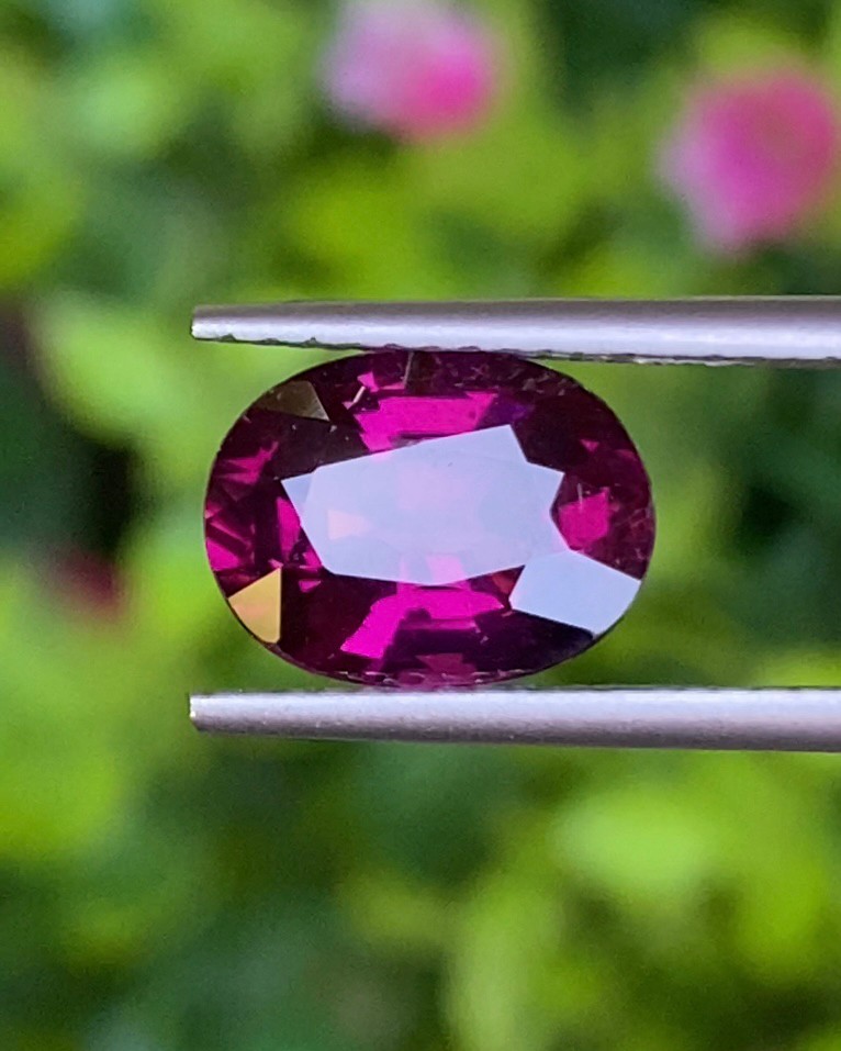 พลอย โรโดไลต์ กาเน็ท Rhodolite Garnet 3.31 กะรัต Cts.พลอยแท้ อัญมณีมงคลประจําวันเกิด เครื่องประดับพลอย