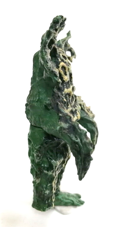 กาชาปอง HG SERIES ***ตำหนิเท้าหายหนึ่งข้าง ชุดสัตว์ประหลาดจากเรื่องอุลตร้าเซเว่น Ultra Seven ตัวนี้คือ YR-X สัตว์ต่างดาว Alien ที่ถูกนำมาทดลองในรูปมนุษย์พืชขนาดสูงราว 10 ซม.