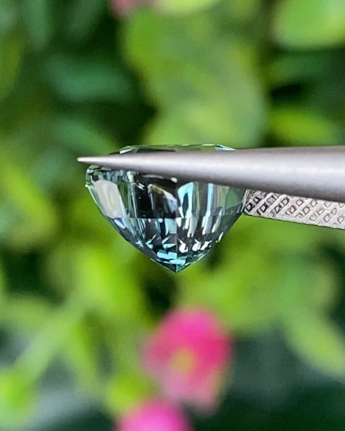 พลอย เพทาย (Zircon) 3.44 กะรัต (Cts.) พลอยแท้ อัญมณีมงคลประจําวันเกิด เครื่องประดับพลอย