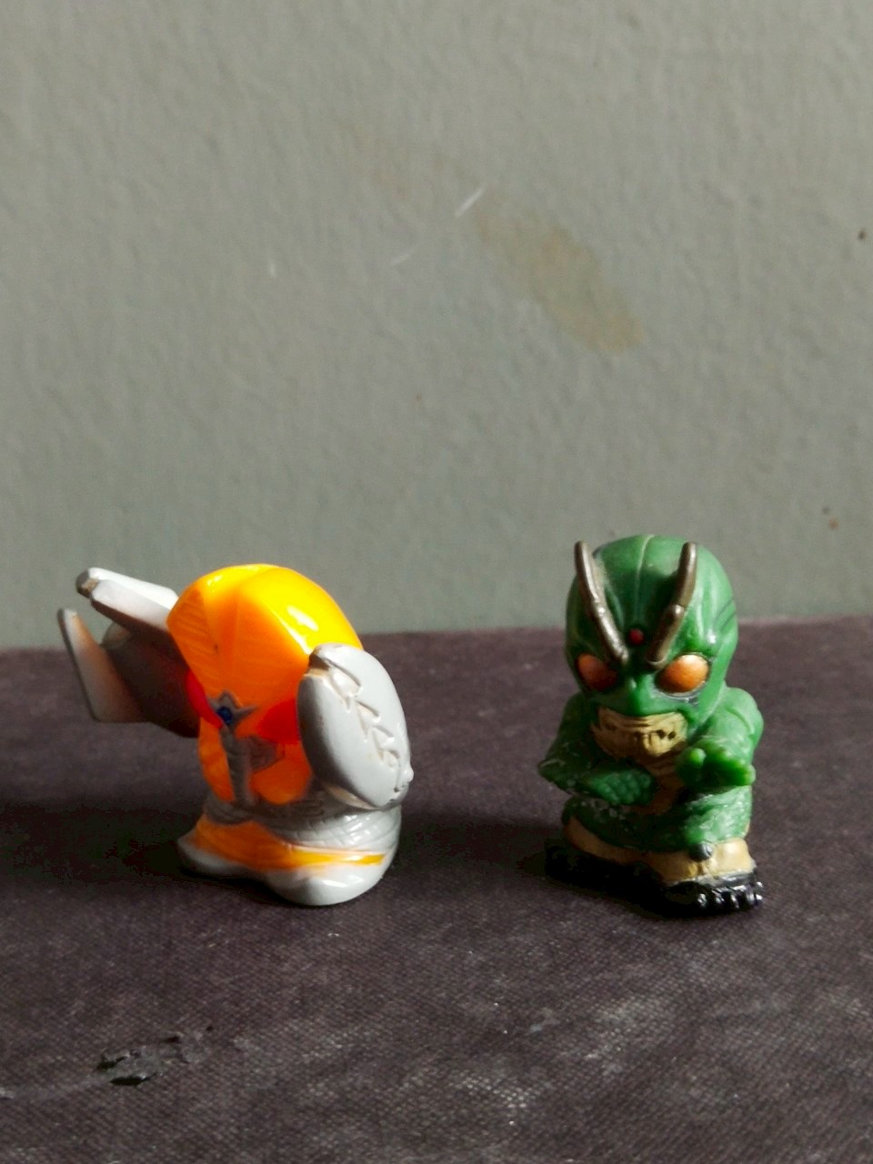 มีหลายภาพ ตุ๊กตาสวมนิ้ว สัตว์ประหลาดบัลตั้น และ ไรเดอร์ชิน