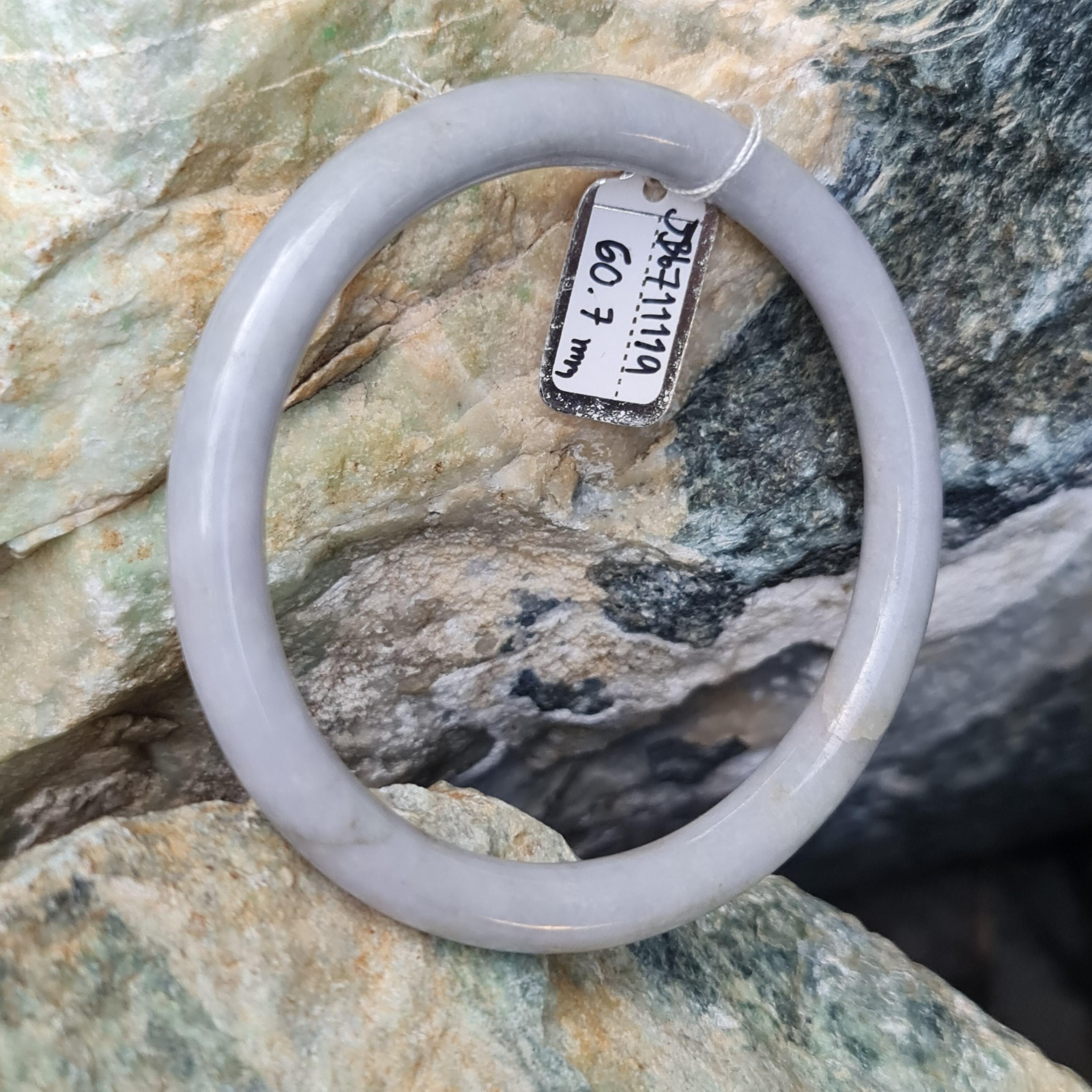 JB6711119 หยก พม่า แท้ Jade กำไลหยก 60.7 มม. (Jadeite bracelet) พม่า (Myanmar)