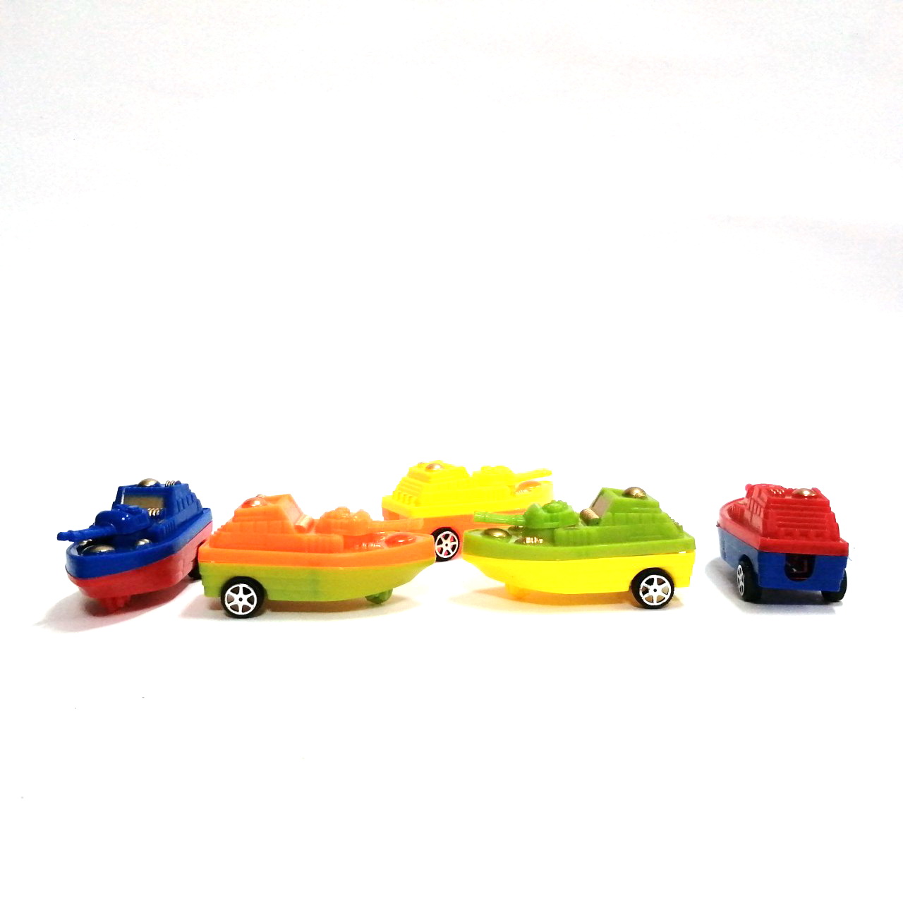 กบเหลาดินสอของเก่าราวปี 2535 รูปเรือรบมีล้อ ของเก่าเก็บสภาพใหม่ไม่เคยใช้ ขายทั้งชุด 5 ลำ