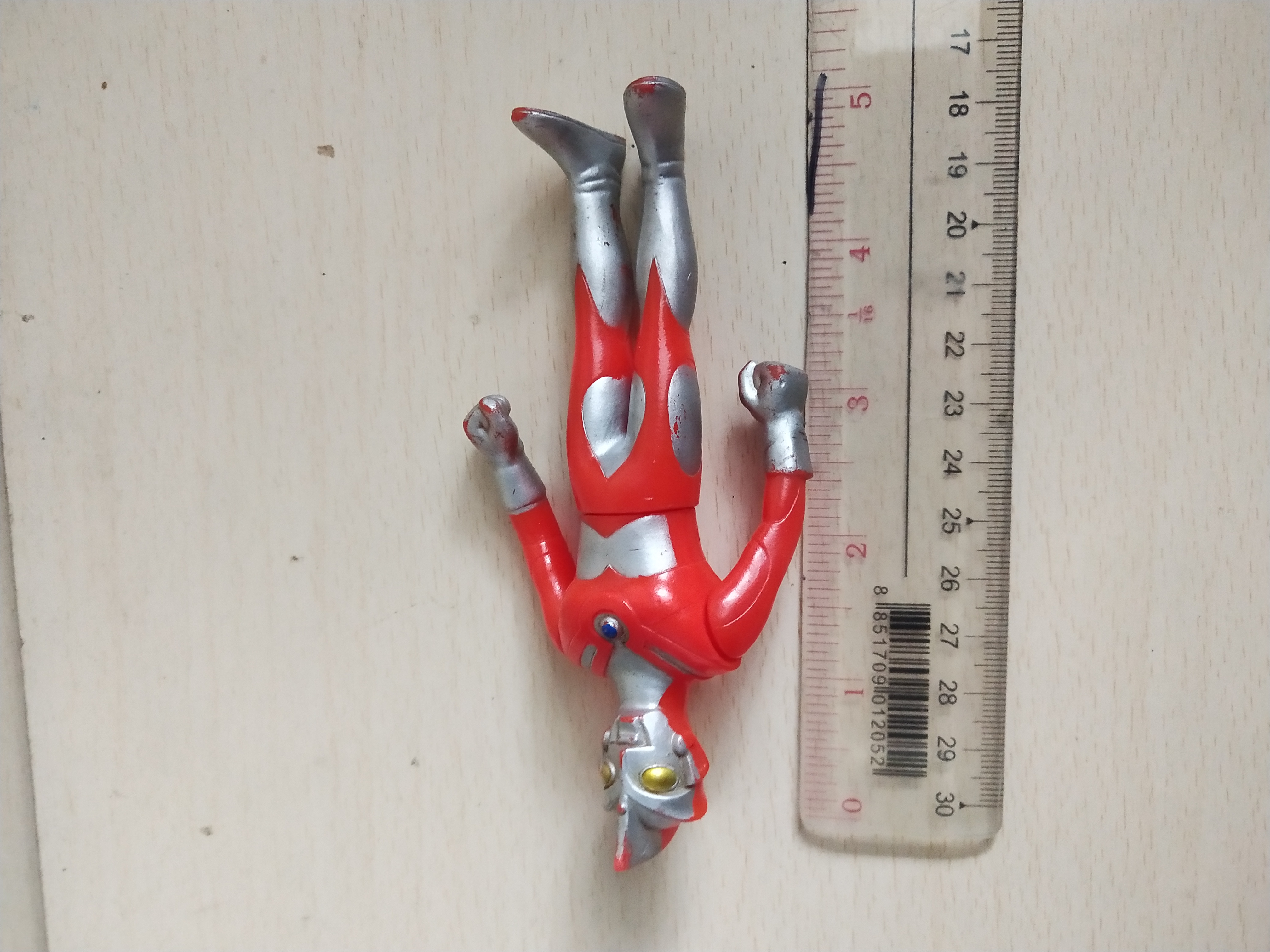 มีหลายภาพ ซอฟ5นิ้วรุ่นเก่า เจแปน อุลตร้าแมนเอ/เอส มีรอยตามภาพ